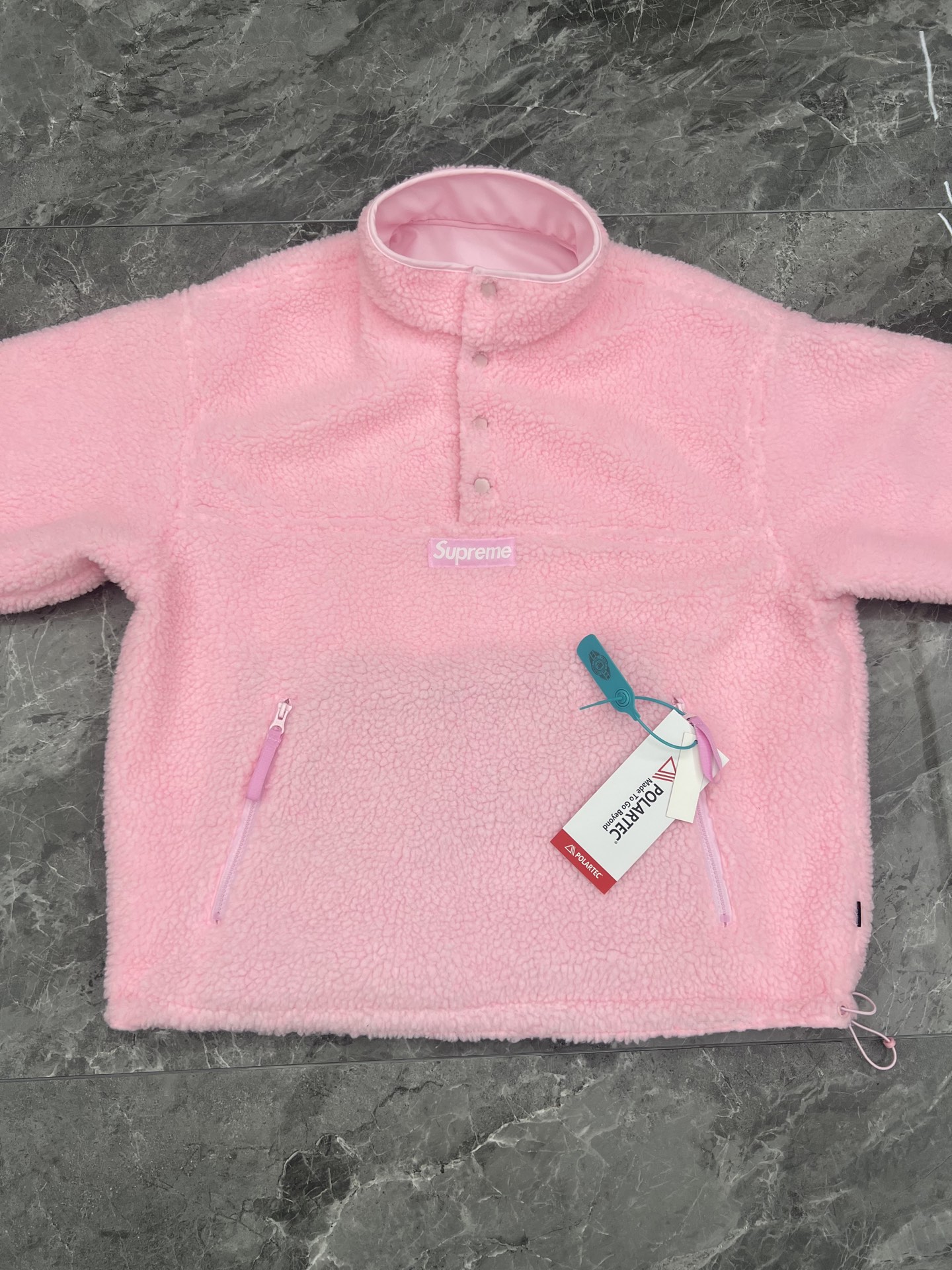 Supreme POLARTEC 联名款 FW25 WEEK8 Polartec Shearling Reversible Pullover 双面穿羊羔毛半拉链套头外套  凤搂 男女同款 黑色 绿色 粉色 树枝迷彩