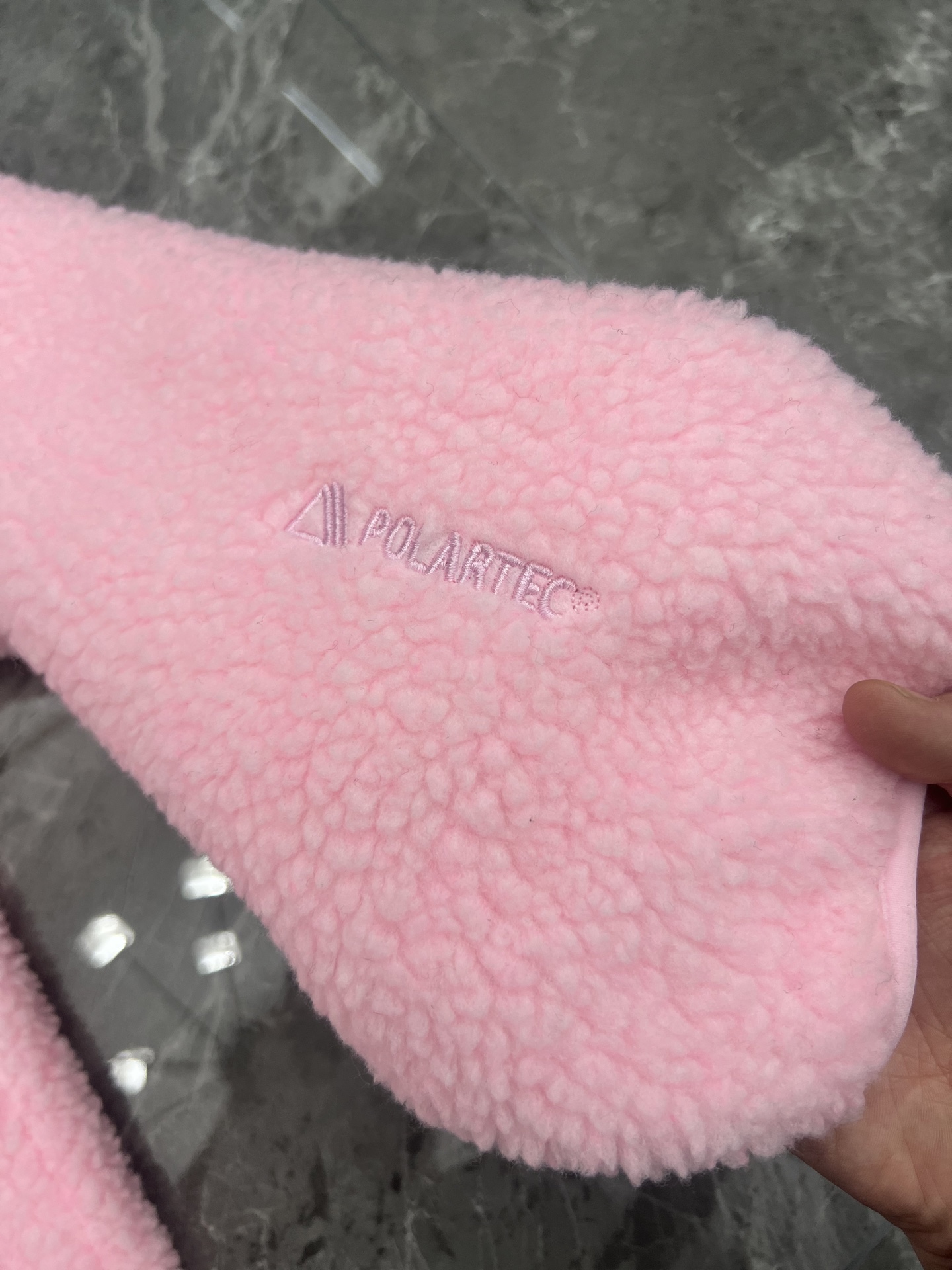 Supreme POLARTEC 联名款 FW25 WEEK8 Polartec Shearling Reversible Pullover 双面穿羊羔毛半拉链套头外套  凤搂 男女同款 黑色 绿色 粉色 树枝迷彩