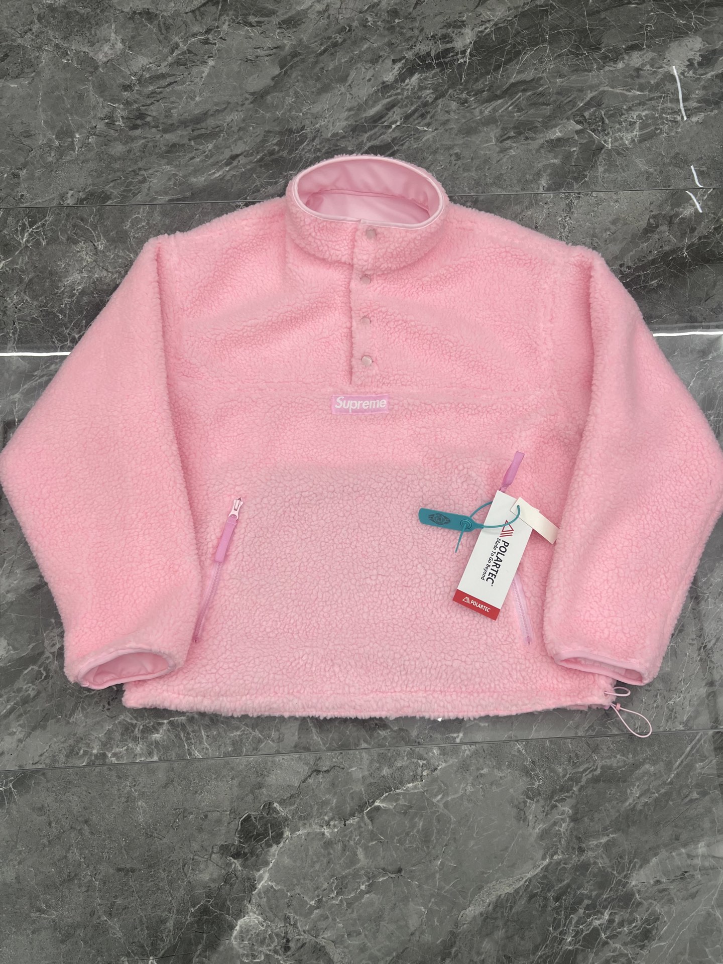 Supreme POLARTEC 联名款 FW25 WEEK8 Polartec Shearling Reversible Pullover 双面穿羊羔毛半拉链套头外套  凤搂 男女同款 黑色 绿色 粉色 树枝迷彩