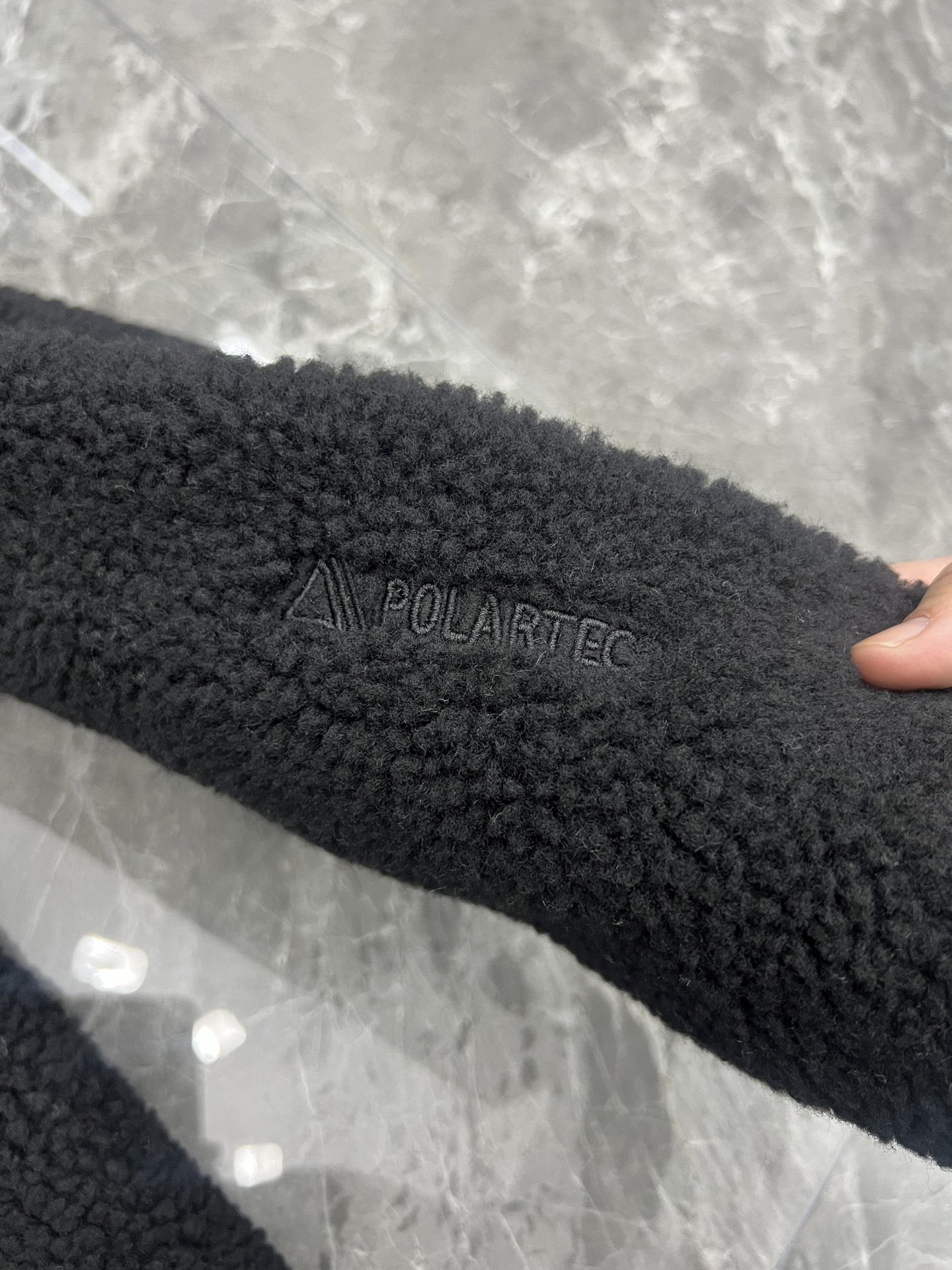 Supreme POLARTEC 联名款 FW25 WEEK8 Polartec Shearling Reversible Pullover 双面穿羊羔毛半拉链套头外套  凤搂 男女同款 黑色 绿色 粉色 树枝迷彩