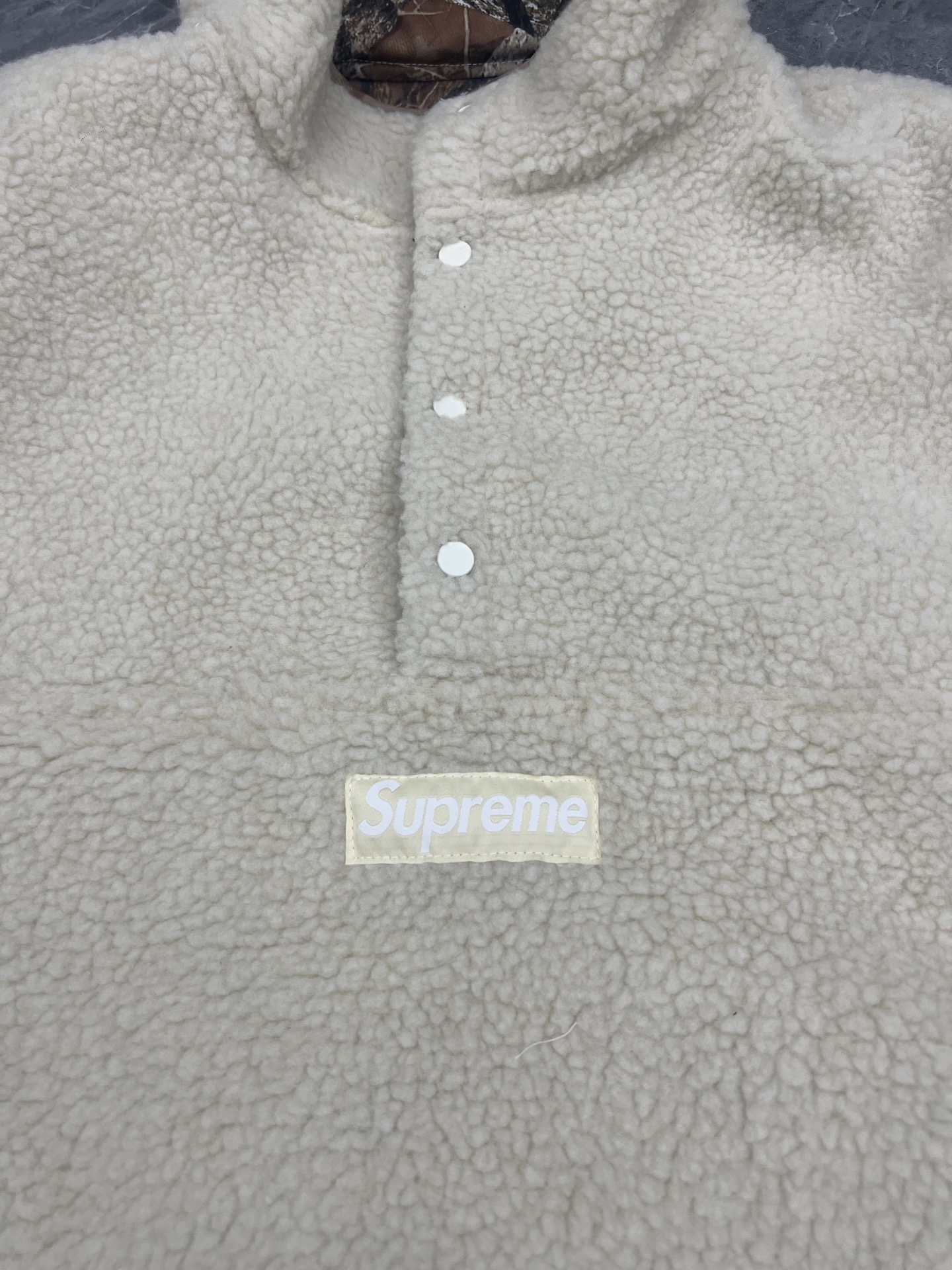 Supreme POLARTEC 联名款 FW25 WEEK8 Polartec Shearling Reversible Pullover 双面穿羊羔毛半拉链套头外套  凤搂 男女同款 黑色 绿色 粉色 树枝迷彩