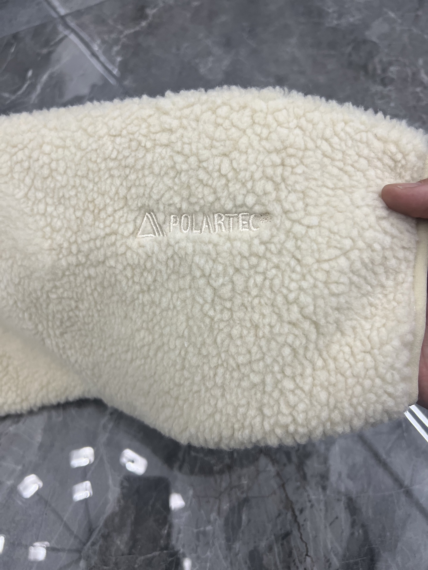 Supreme POLARTEC 联名款 FW25 WEEK8 Polartec Shearling Reversible Pullover 双面穿羊羔毛半拉链套头外套  凤搂 男女同款 黑色 绿色 粉色 树枝迷彩