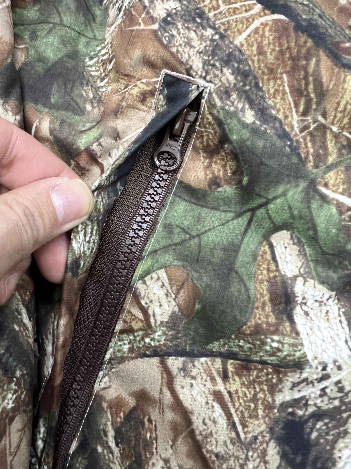 Supreme POLARTEC 联名款 FW25 WEEK8 Polartec Shearling Reversible Pullover 双面穿羊羔毛半拉链套头外套  凤搂 男女同款 黑色 绿色 粉色 树枝迷彩