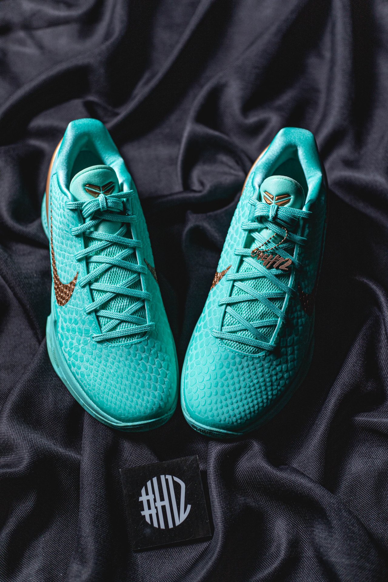 H12/KW  Jalen Brunson Kobe6  前掌Zoom Turbo 气垫 后掌EVA缓震 低筒 球鞋 籃球鞋 實戰鞋 真碳板 男鞋 波鞋 自由女神 IO5774-300