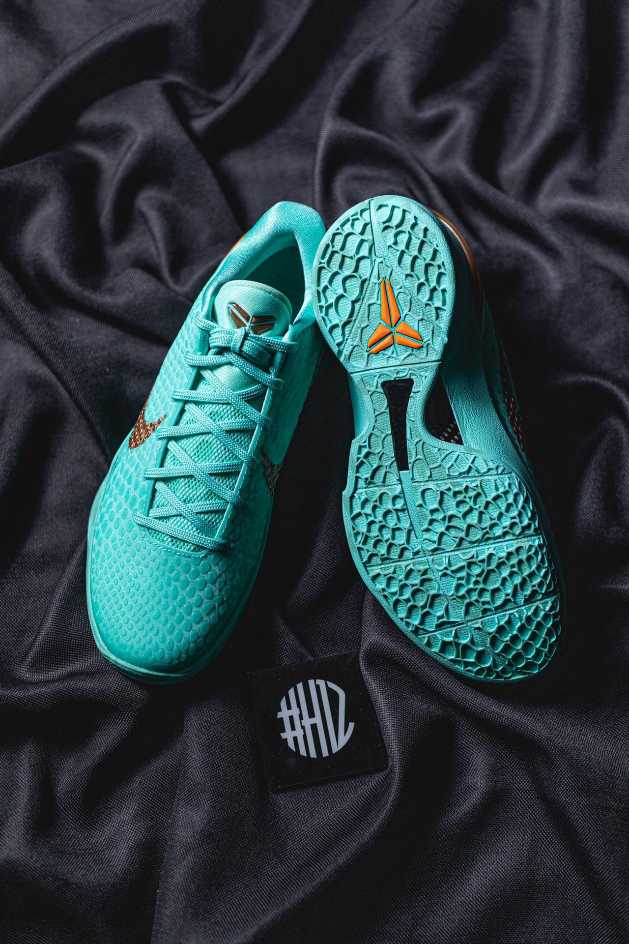 H12/KW  Jalen Brunson Kobe6  前掌Zoom Turbo 气垫 后掌EVA缓震 低筒 球鞋 籃球鞋 實戰鞋 真碳板 男鞋 波鞋 自由女神 IO5774-300