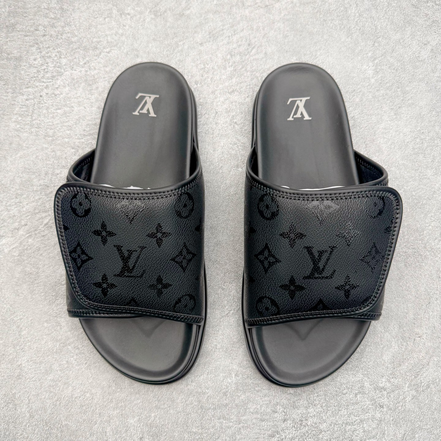 LV拖鞋 Louis Vuitton  MiaMi 路易威登 包头 时尚凉拖 室内外休闲鞋 老花 黑色 1AIXCQ