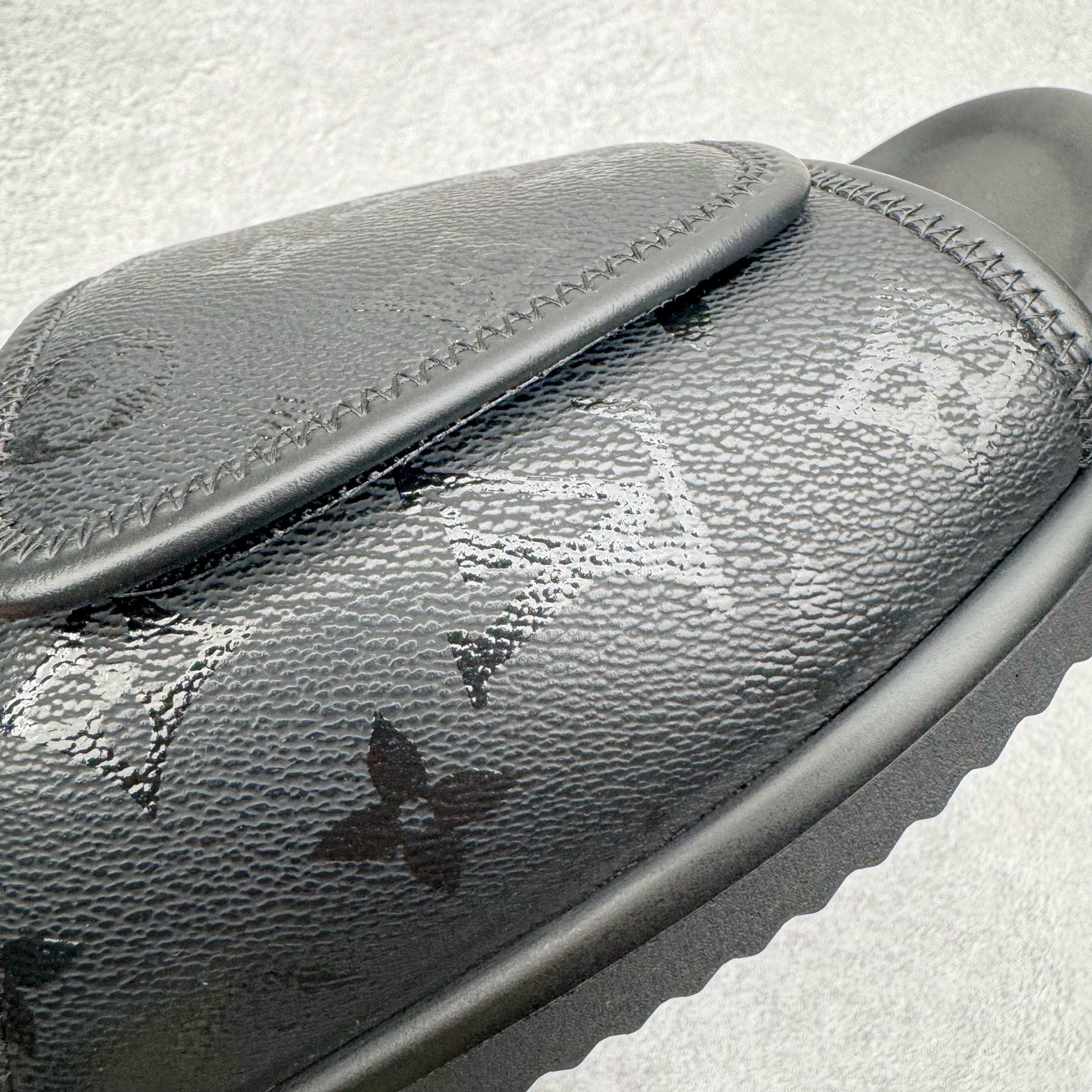 LV拖鞋 Louis Vuitton  MiaMi 路易威登 包头 时尚凉拖 室内外休闲鞋 老花 黑色 1AIXCQ