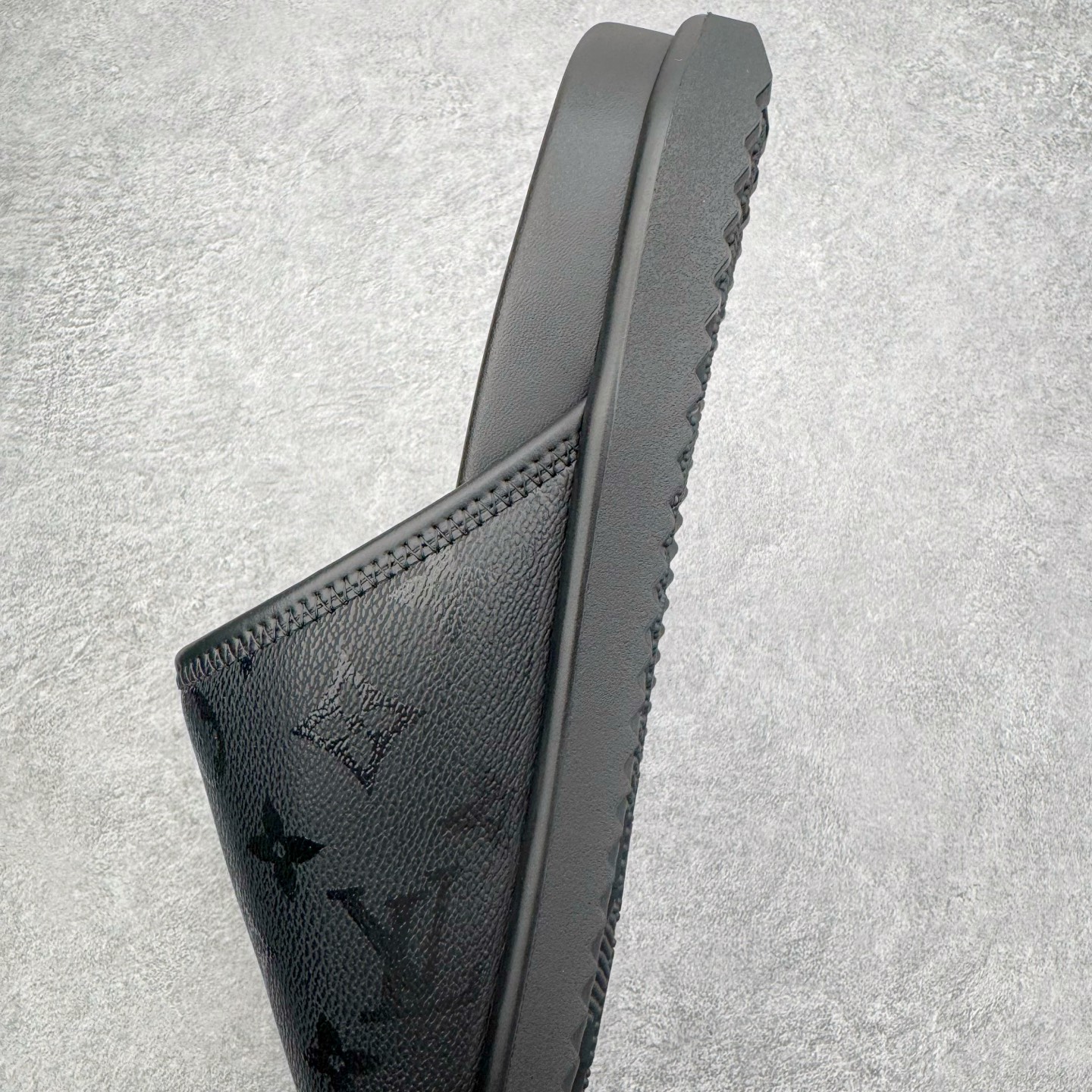 LV拖鞋 Louis Vuitton  MiaMi 路易威登 包头 时尚凉拖 室内外休闲鞋 老花 黑色 1AIXCQ