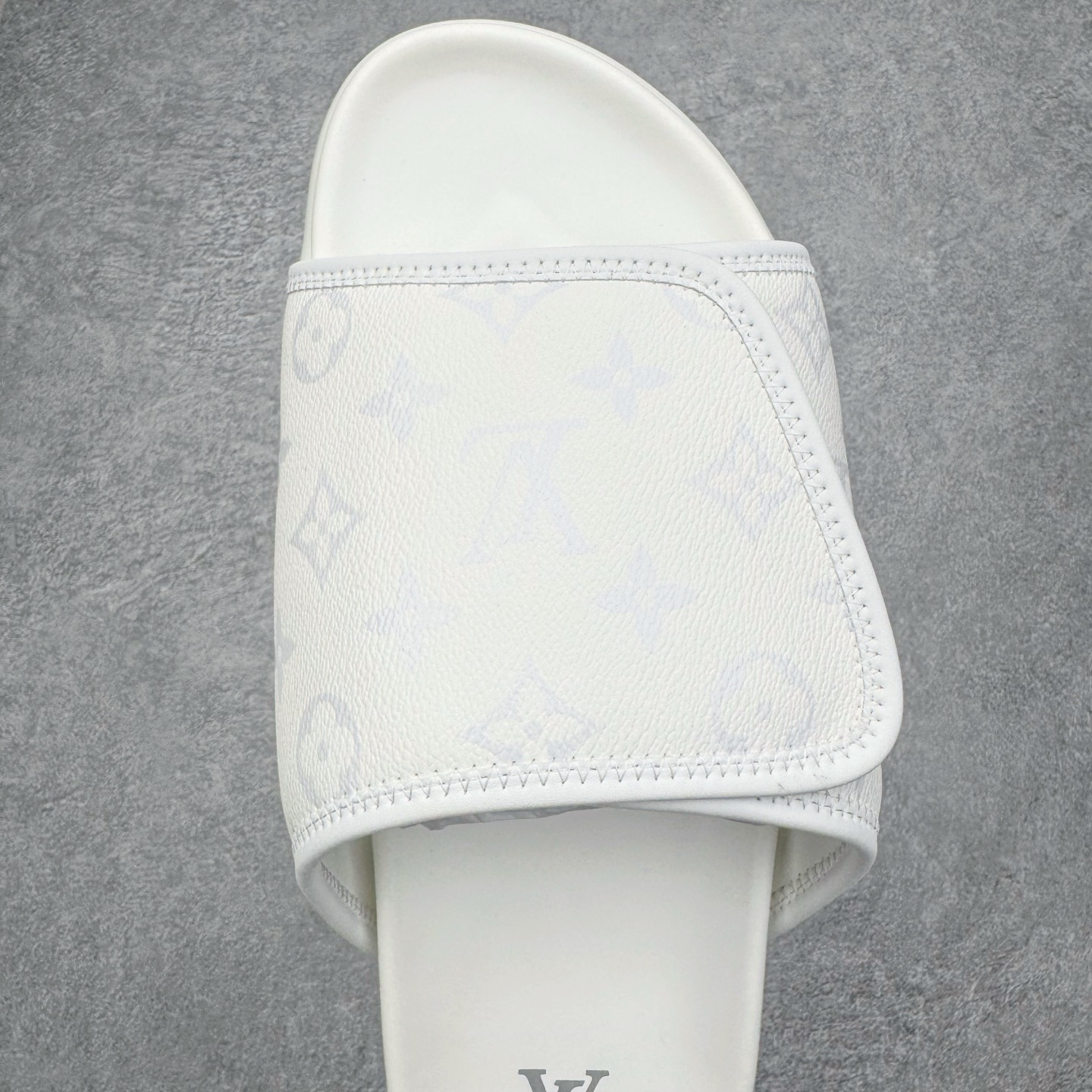 LV拖鞋 Louis Vuitton  MiaMi 路易威登 包头 时尚凉拖 室内外休闲鞋 老花 白色 1AIXCQ