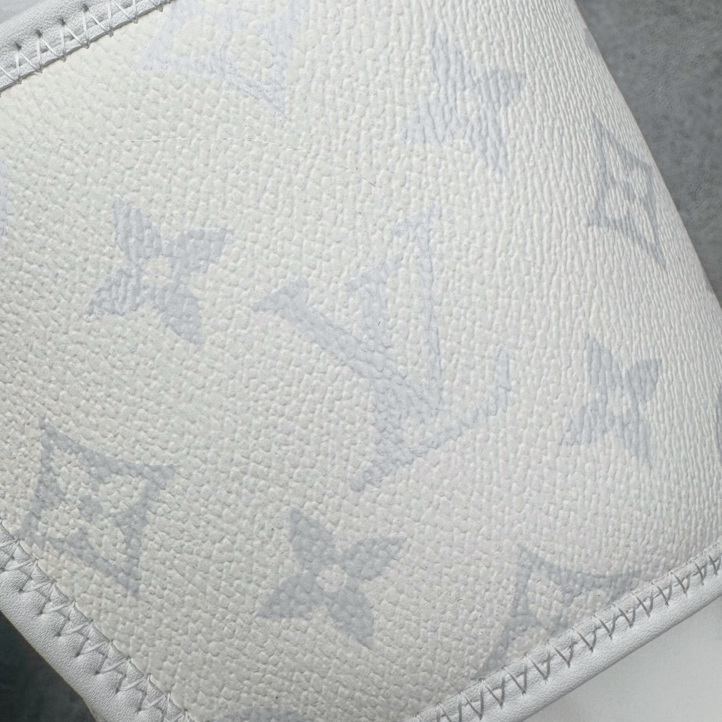 LV拖鞋 Louis Vuitton  MiaMi 路易威登 包头 时尚凉拖 室内外休闲鞋 老花 白色 1AIXCQ