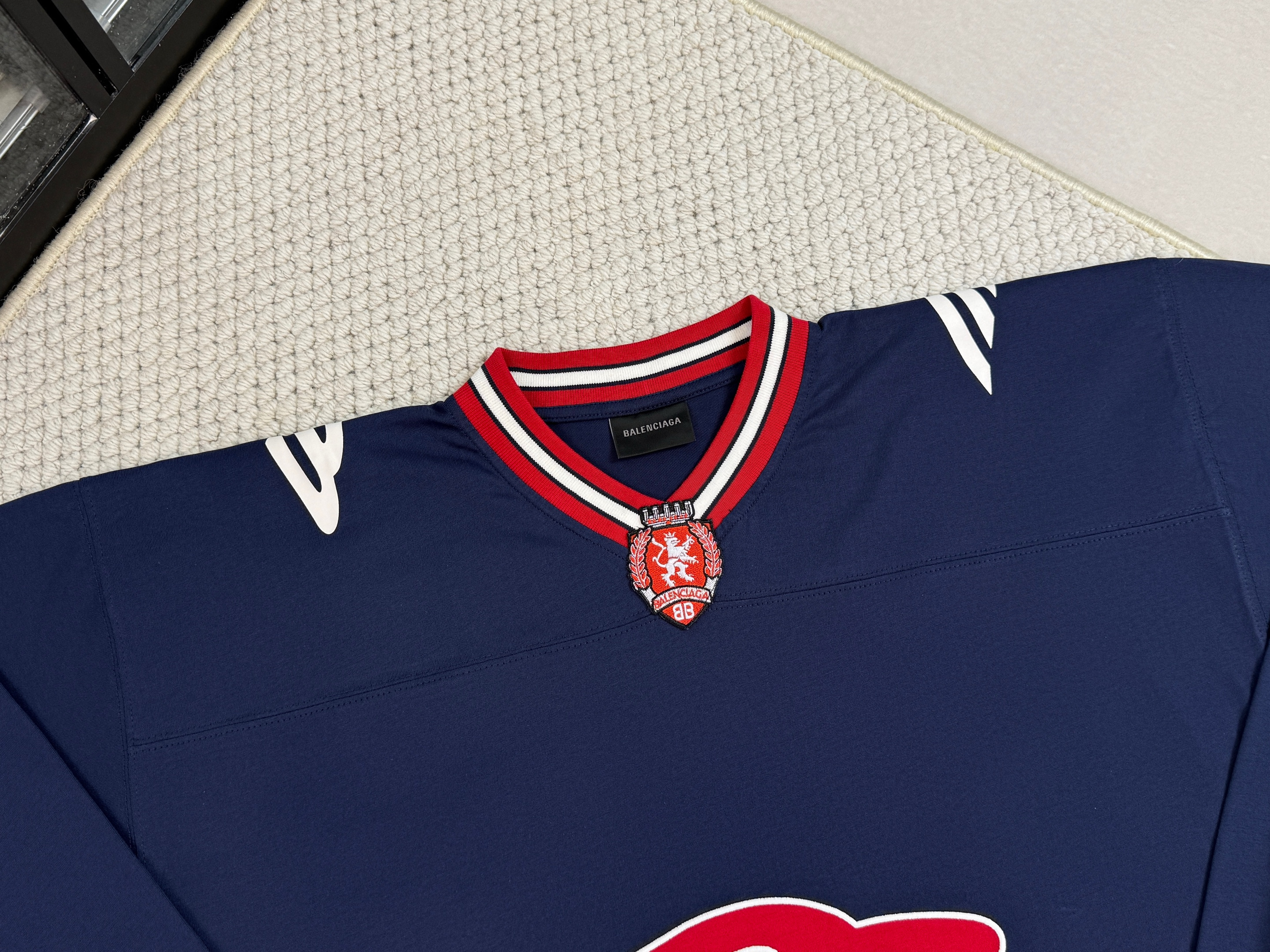 Balenciaga 巴黎世家 FW25 FOOTBALL 3B  V领  T恤 长袖 速干 足球衣  宽松 男款A5 蓝色  857085