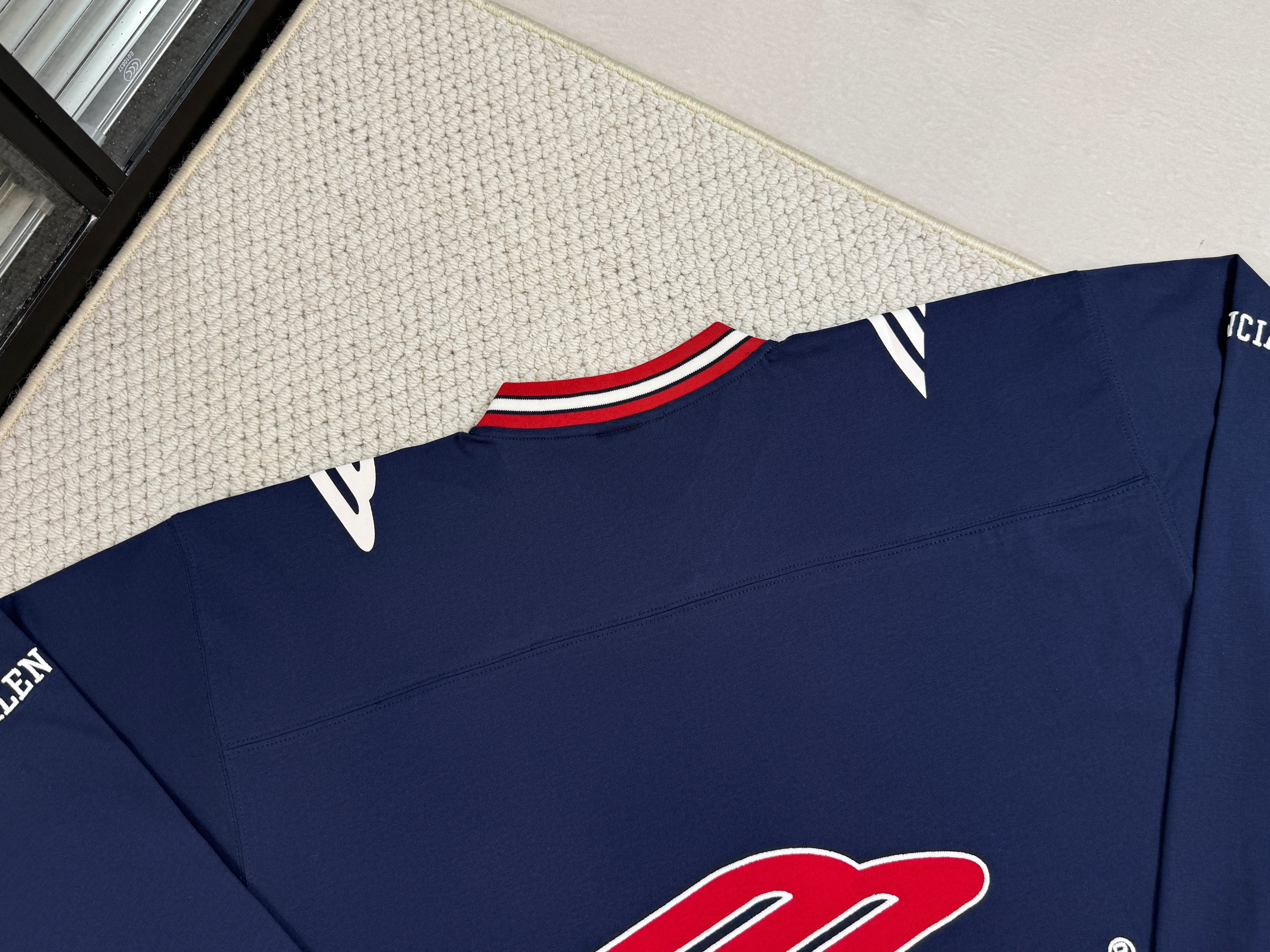 Balenciaga 巴黎世家 FW25 FOOTBALL 3B  V领  T恤 长袖 速干 足球衣  宽松 男款A5 蓝色  857085