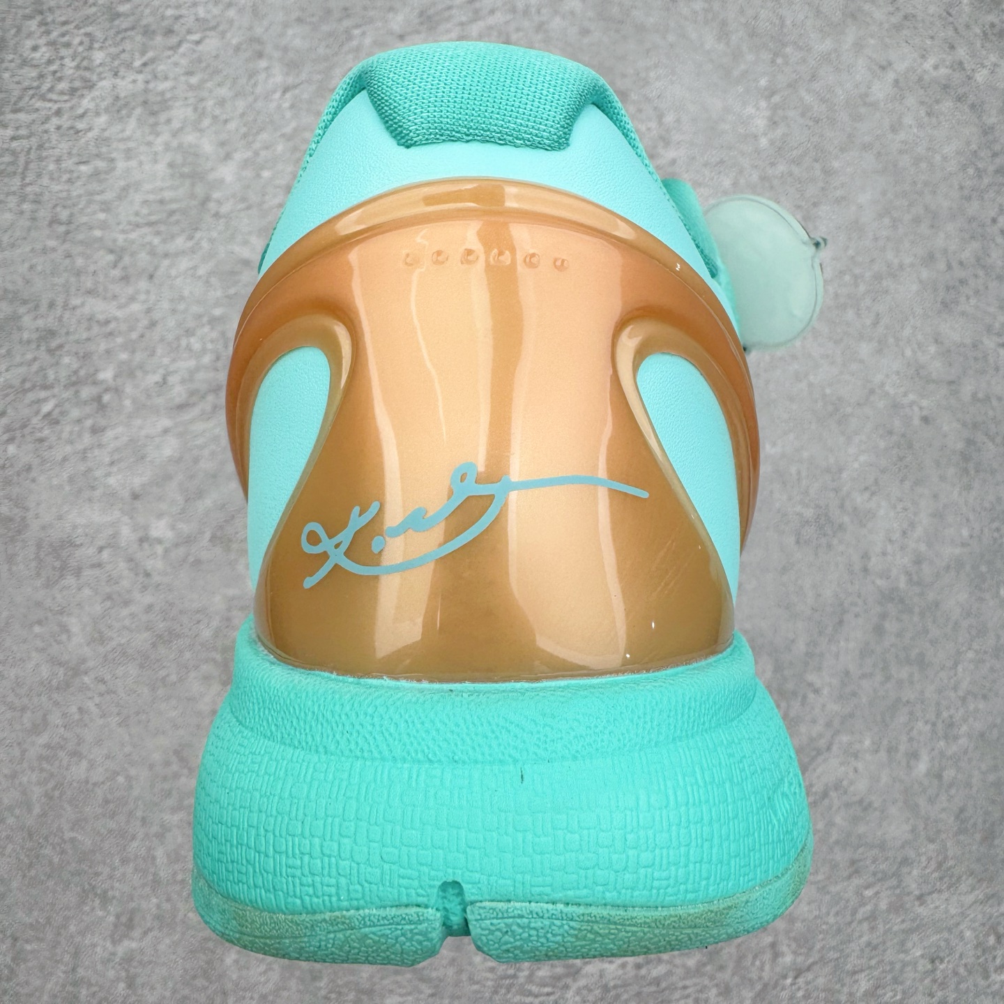 MAX灭世 Kobe6  前掌Zoom Turbo 气垫 后掌EVA缓震 低筒 球鞋 籃球鞋 實戰鞋 真碳板 男鞋 波鞋 自由女神 IO5774-300