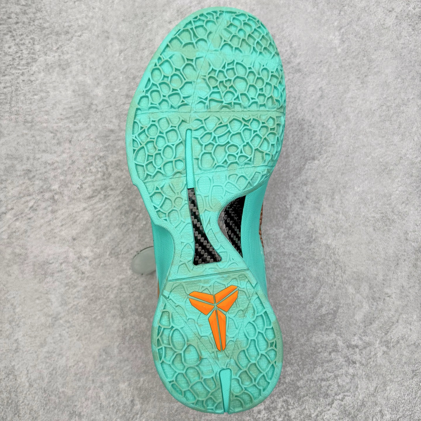 MAX灭世 Kobe6  前掌Zoom Turbo 气垫 后掌EVA缓震 低筒 球鞋 籃球鞋 實戰鞋 真碳板 男鞋 波鞋 自由女神 IO5774-300