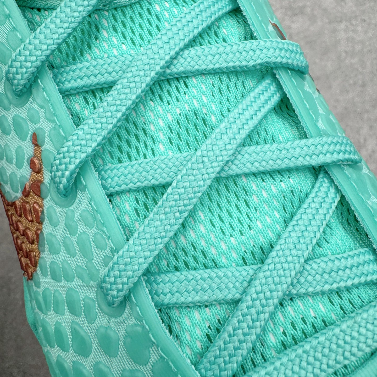 MAX灭世 Kobe6  前掌Zoom Turbo 气垫 后掌EVA缓震 低筒 球鞋 籃球鞋 實戰鞋 真碳板 男鞋 波鞋 自由女神 IO5774-300