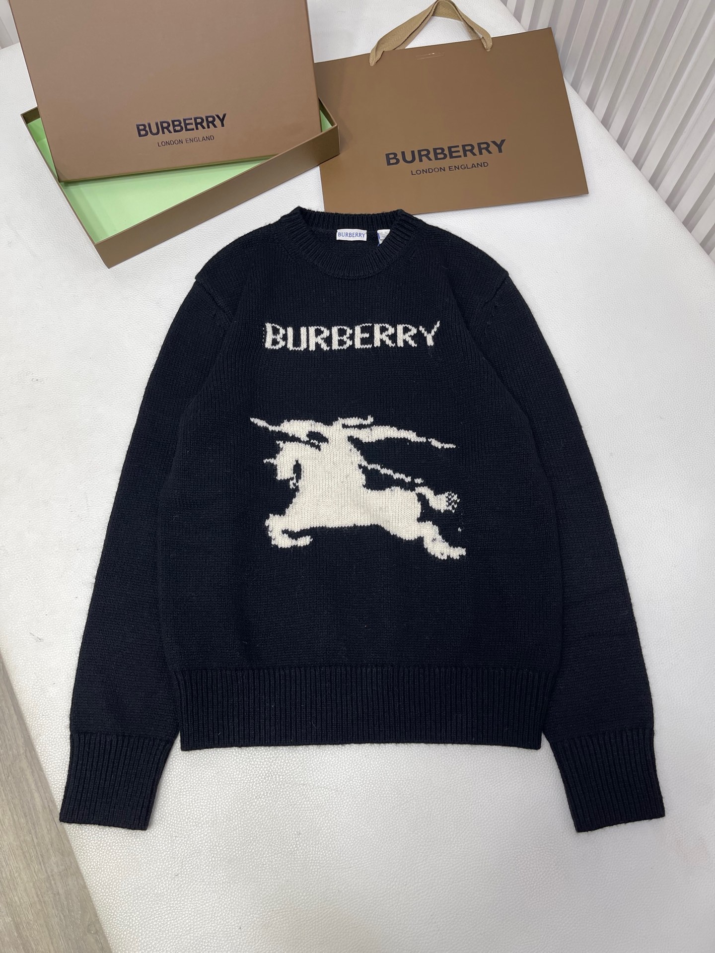 Burberry 巴宝莉 SS25 马术骑士 纯色圆领羊绒毛衣 针织衫 长袖 蓝色 灰色B0 81141541