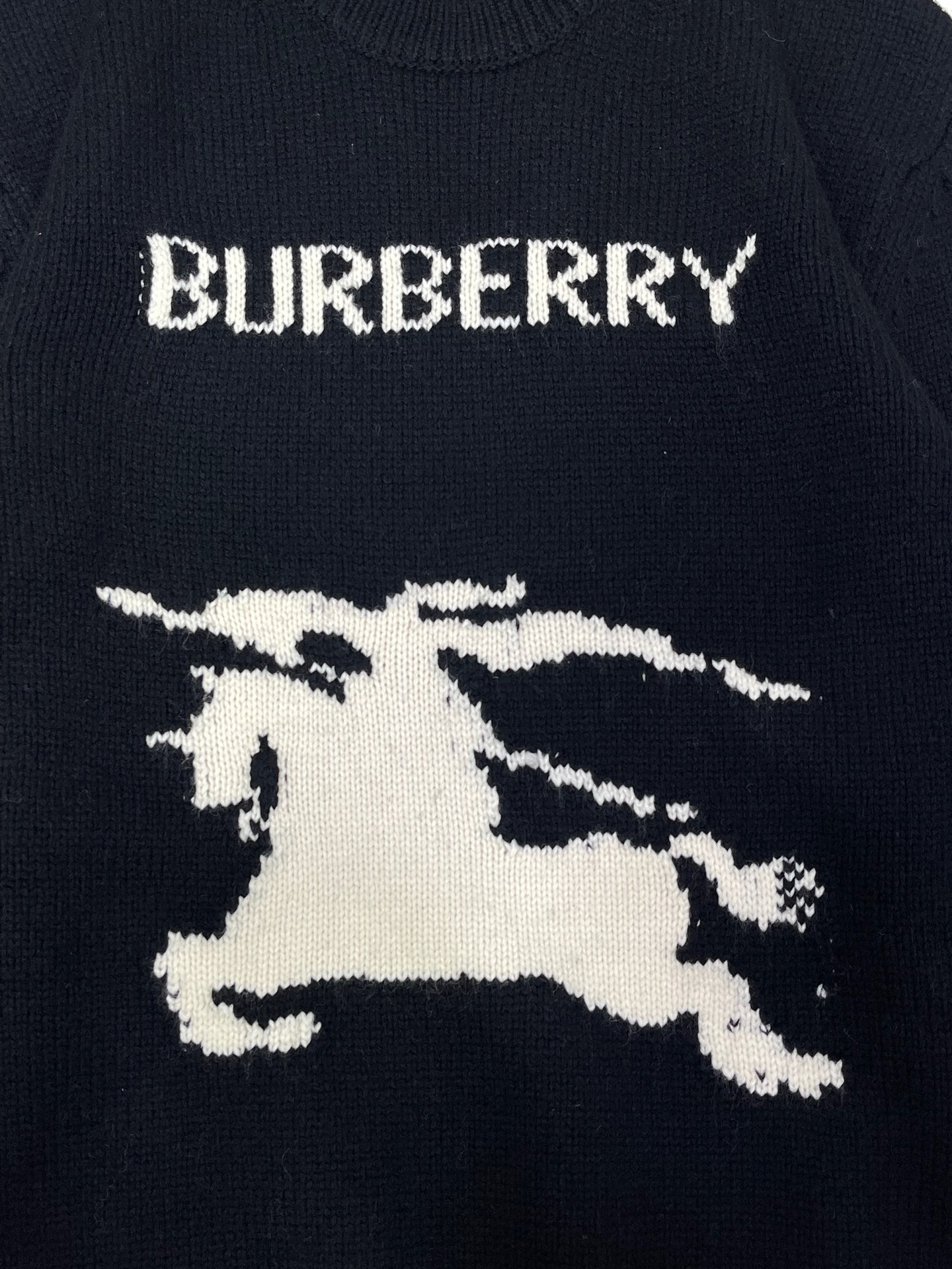 Burberry 巴宝莉 SS25 马术骑士 纯色圆领羊绒毛衣 针织衫 长袖 蓝色 灰色B0 81141541