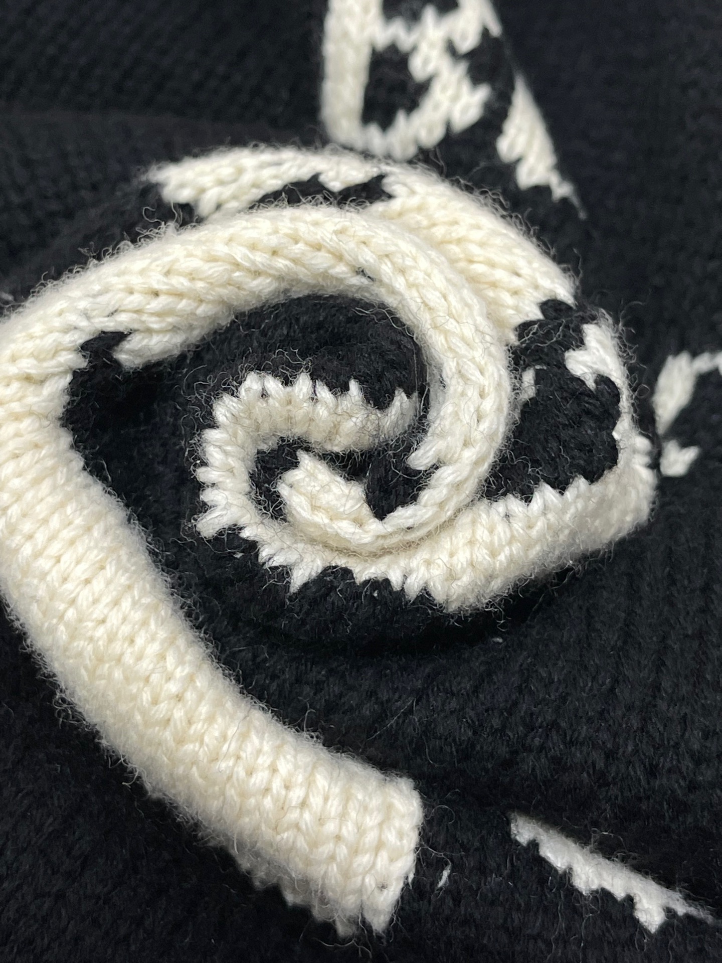 Burberry 巴宝莉 SS25 马术骑士 纯色圆领羊绒毛衣 针织衫 长袖 蓝色 灰色B0 81141541