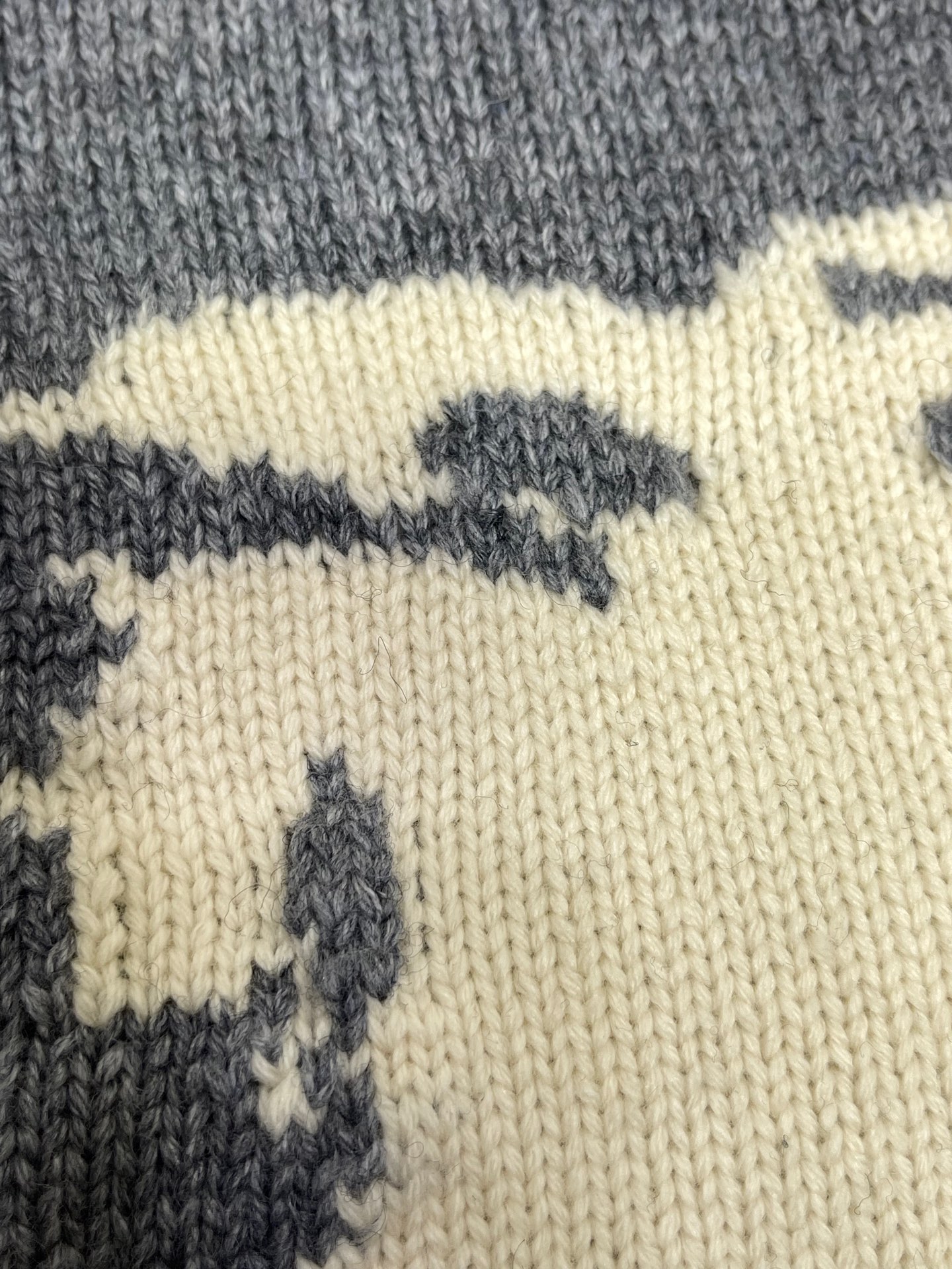 Burberry 巴宝莉 SS25 马术骑士 纯色圆领羊绒毛衣 针织衫 长袖 蓝色 灰色B0 81141541