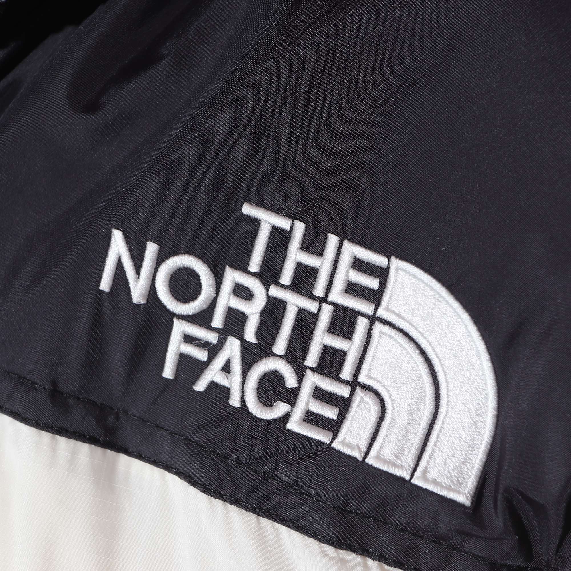 升级版 The North Face 1996  防水 防風 保暖長袖 外套 風摟 男款 女款 700羽绒 米白