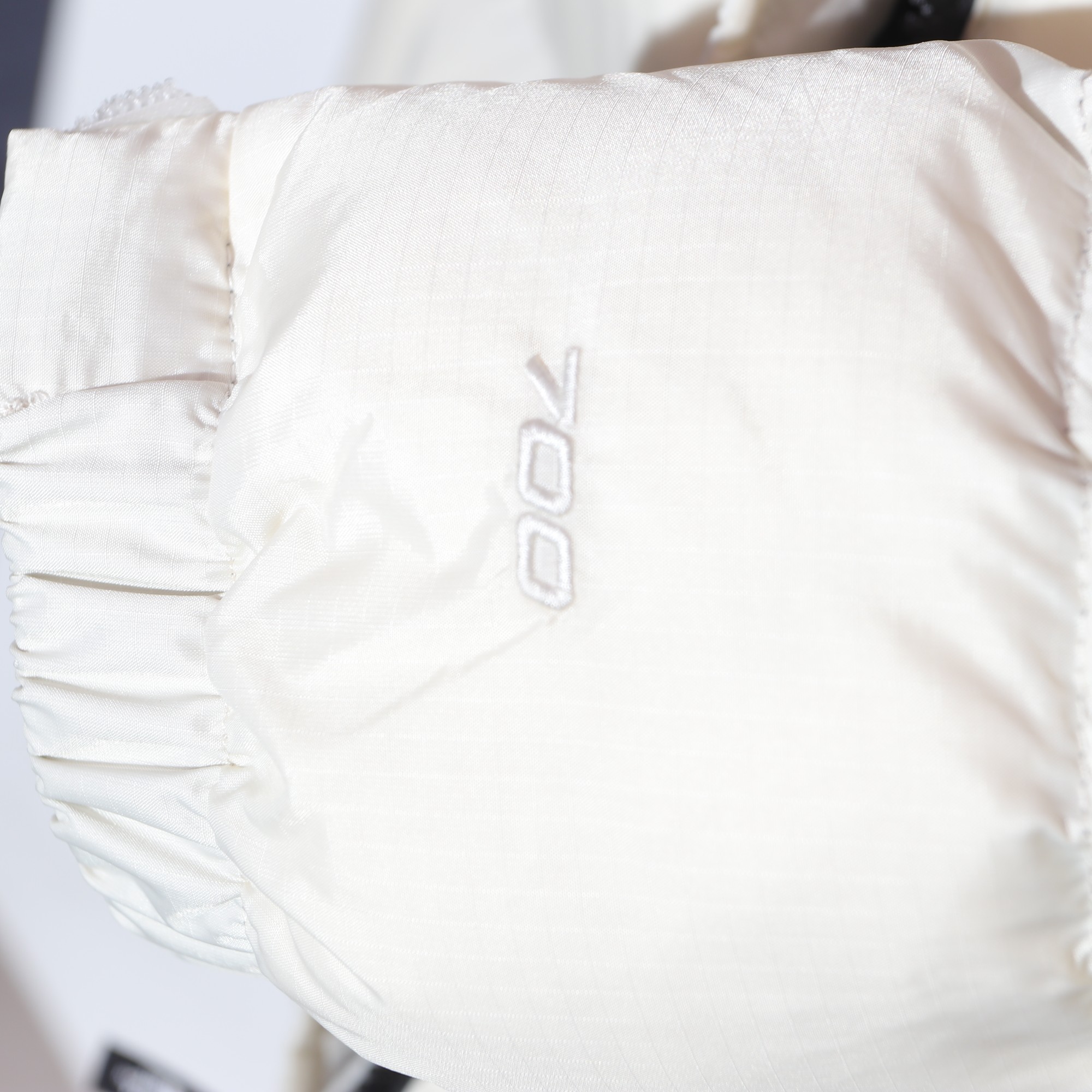 升级版 The North Face 1996  防水 防風 保暖長袖 外套 風摟 男款 女款 700羽绒 米白