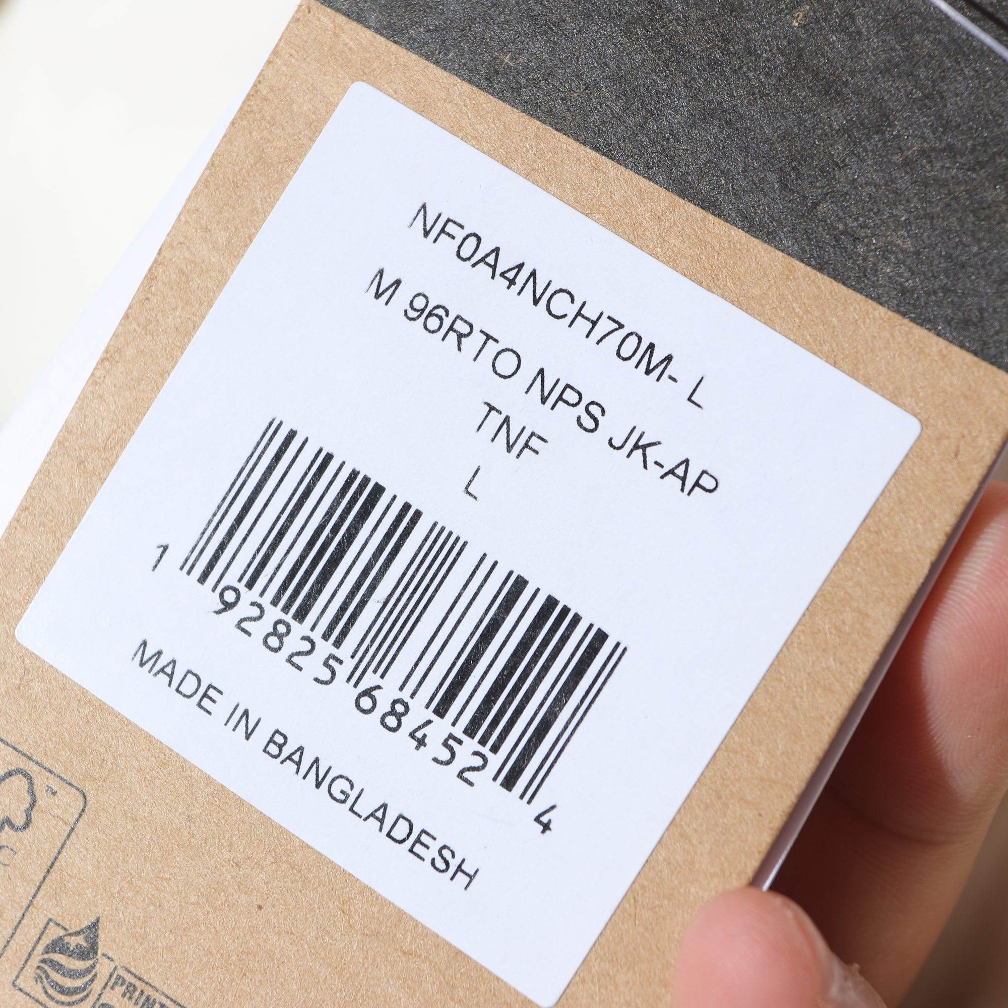 升级版 The North Face 1996  防水 防風 保暖長袖 外套 風摟 男款 女款 700羽绒 米白