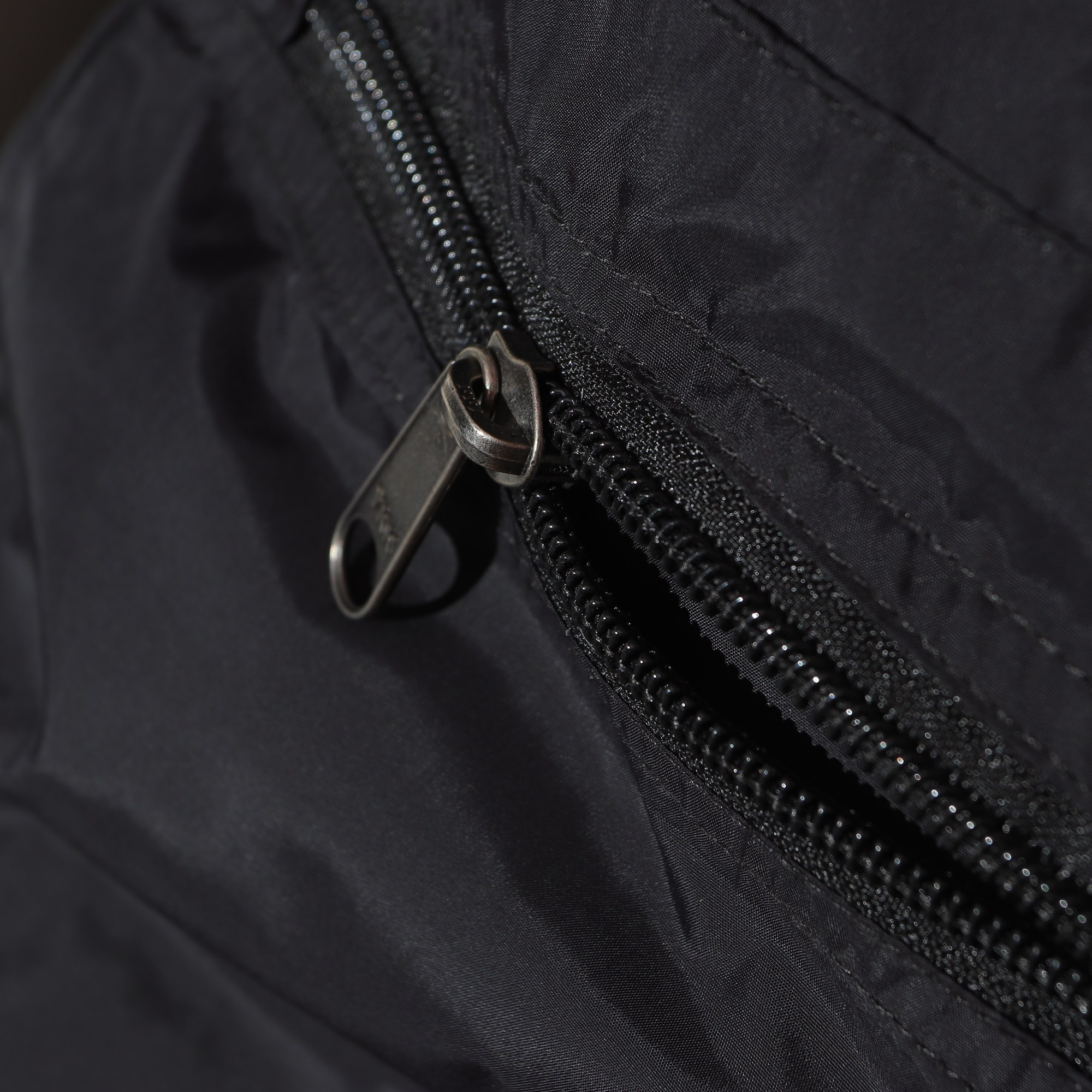 升级版 The North Face 1996  防水 防風 保暖長袖 外套 風摟 男款 女款 700羽绒 亮黑