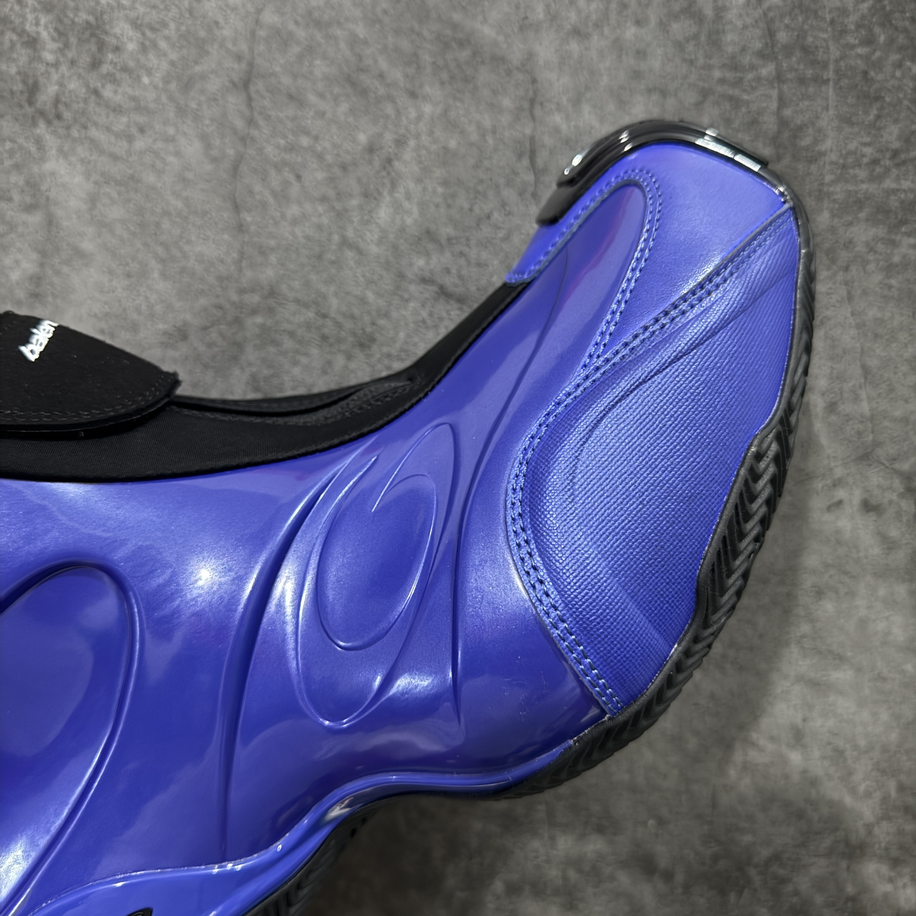 Balenciaga 巴黎世家Basketball   篮球鞋 圆头拉链 生活休闲鞋 男女同款 波鞋 C0 蓝色 824909WBKBM4000