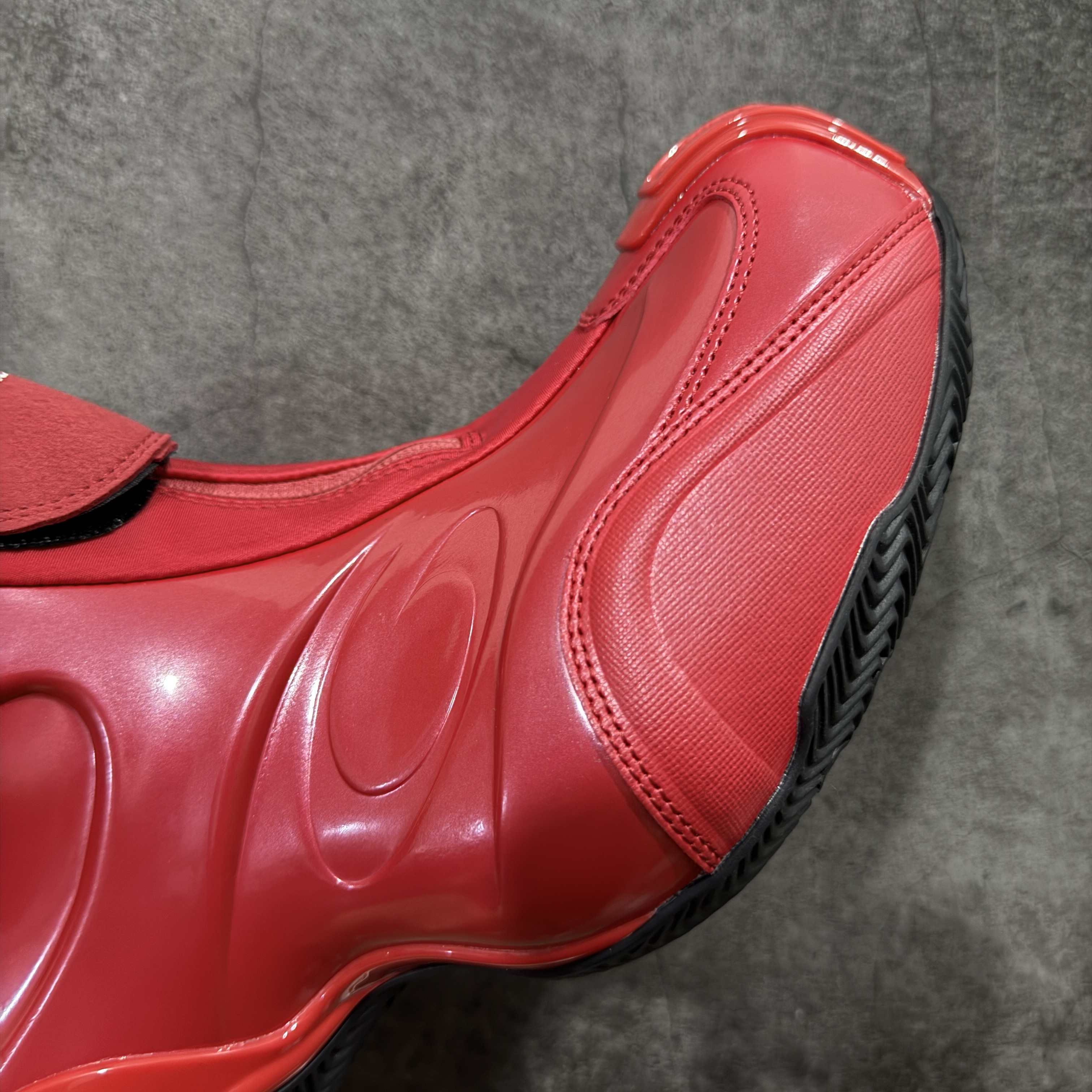 Balenciaga 巴黎世家Basketball   篮球鞋 圆头拉链 生活休闲鞋 男女同款 波鞋 C0 红色 824909WBKBM6010