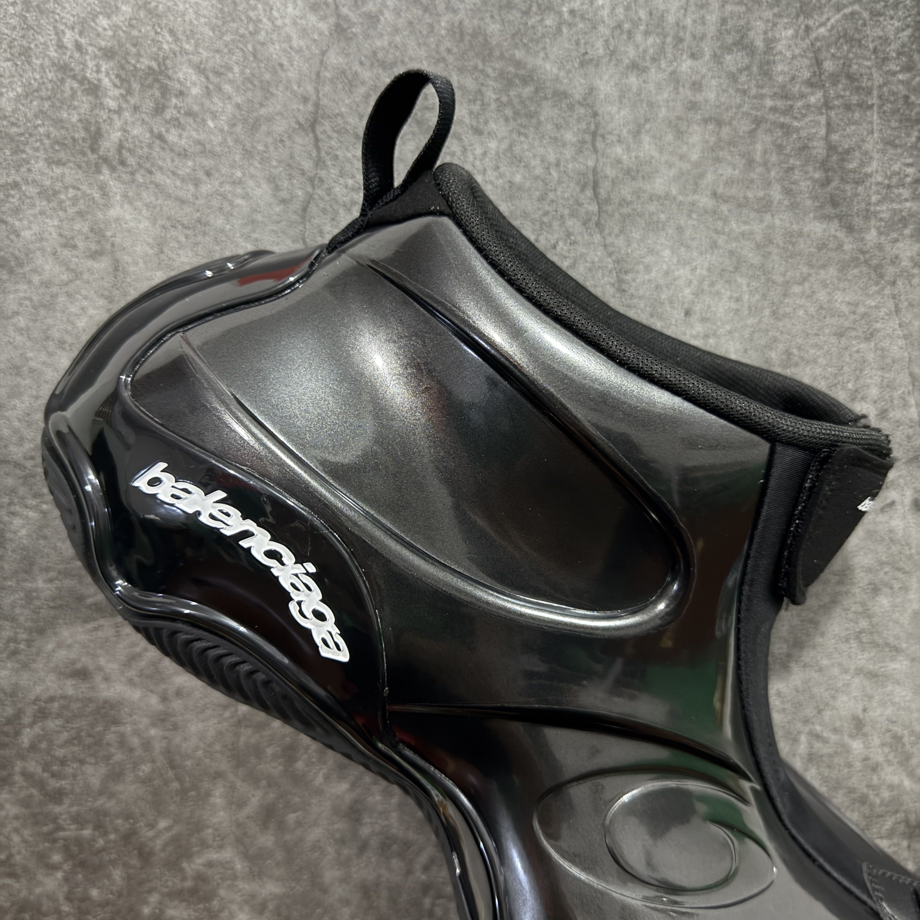 Balenciaga 巴黎世家Basketball   篮球鞋 圆头拉链 生活休闲鞋 男女同款 波鞋 C0 黑色 824909WBKBM1110