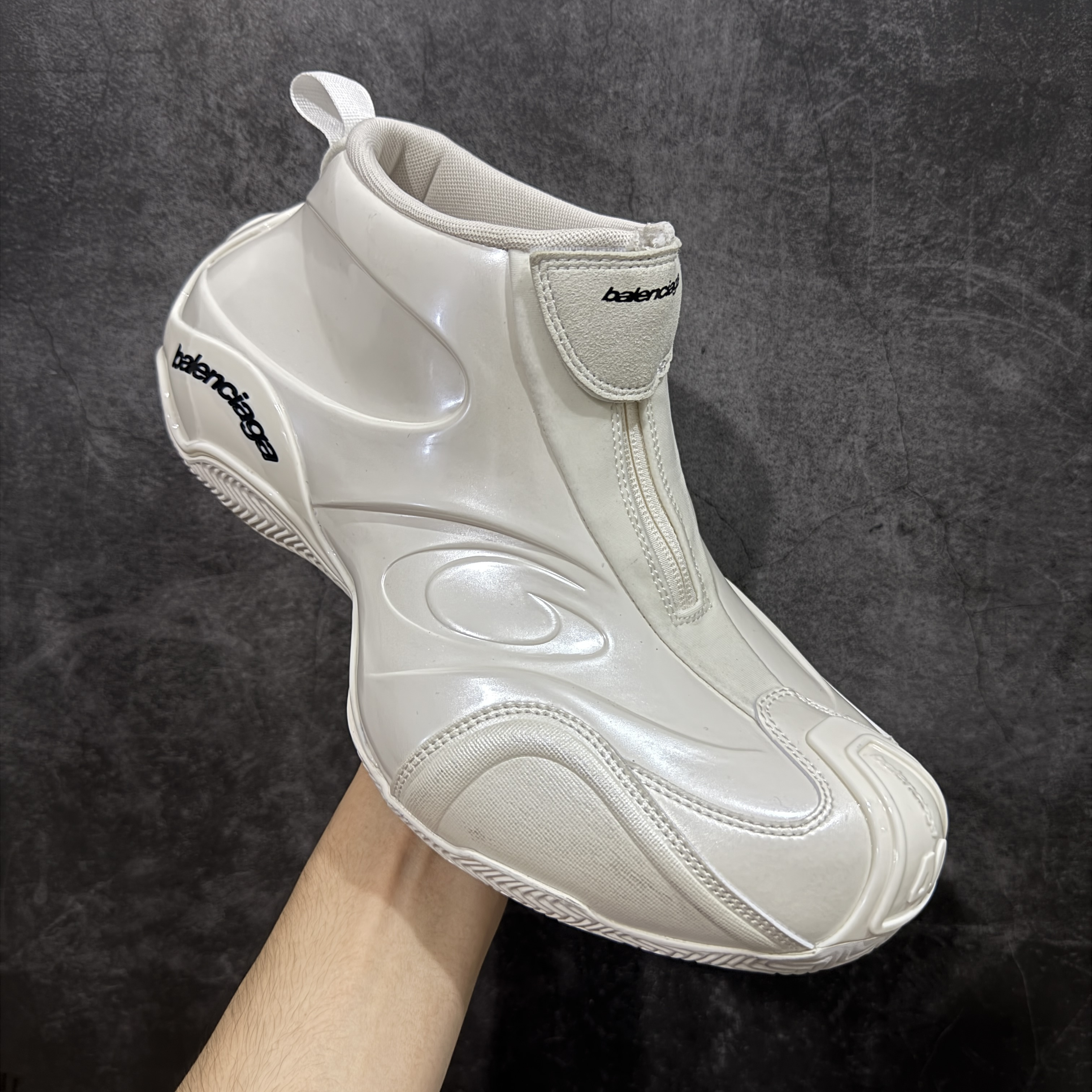 Balenciaga 巴黎世家Basketball   篮球鞋 圆头拉链 生活休闲鞋 男女同款 波鞋 C0 白色 824909WBKBM1110