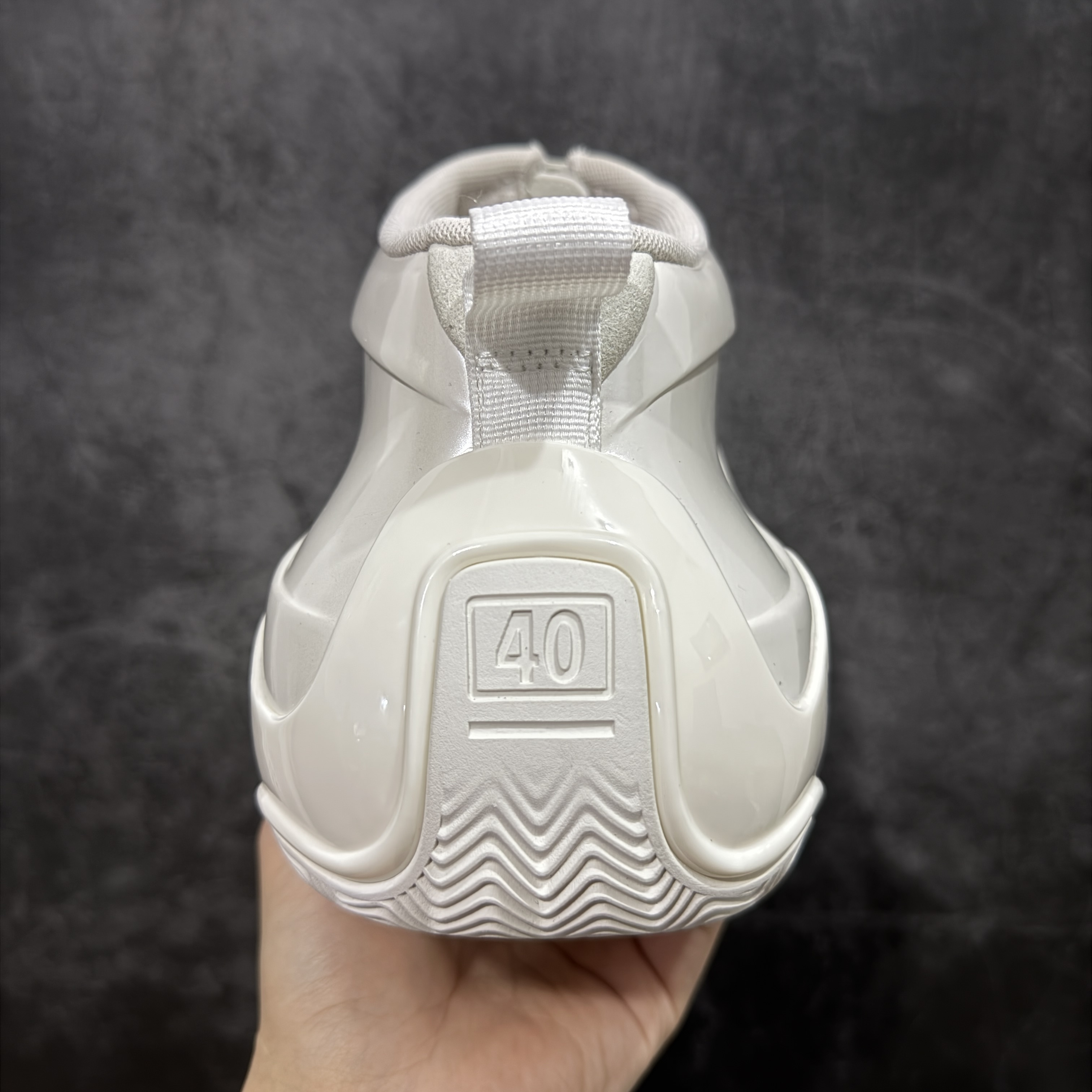 Balenciaga 巴黎世家Basketball   篮球鞋 圆头拉链 生活休闲鞋 男女同款 波鞋 C0 白色 824909WBKBM1110