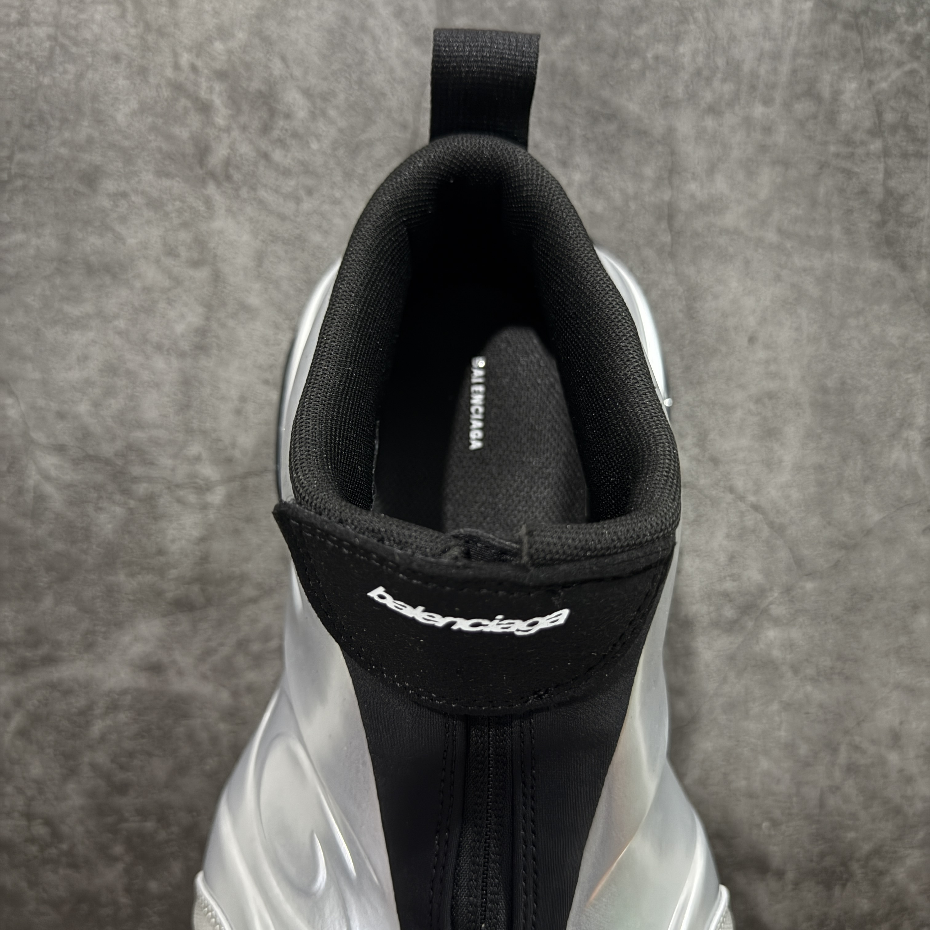 Balenciaga 巴黎世家Basketball   篮球鞋 圆头拉链 生活休闲鞋 男女同款 波鞋 C0 银色 824909WBKBM8010