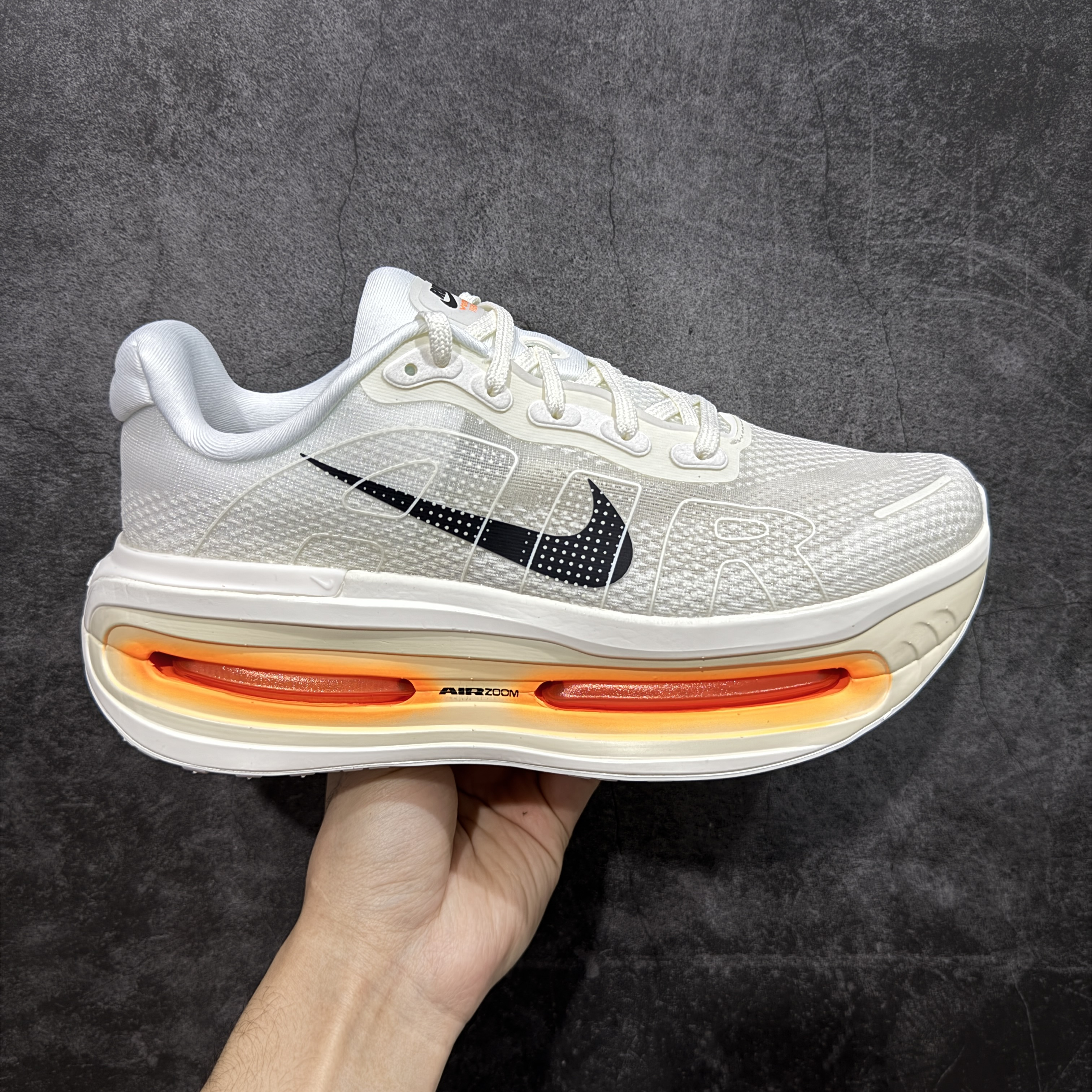  Nike Vomero Premium 低筒 超临界发泡 气垫 百搭舒适耐磨  休闲跑步鞋 男款 黑橙 IQ4035-100