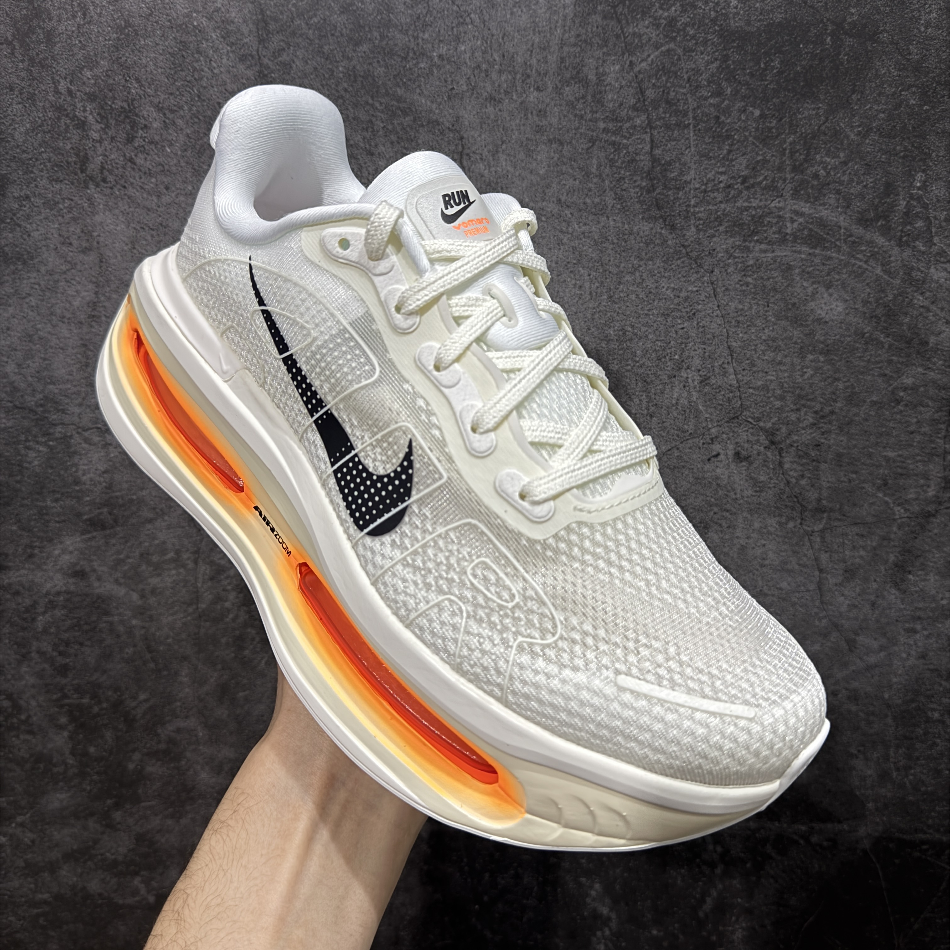  Nike Vomero Premium 低筒 超临界发泡 气垫 百搭舒适耐磨  休闲跑步鞋 男款 黑橙 IQ4035-100