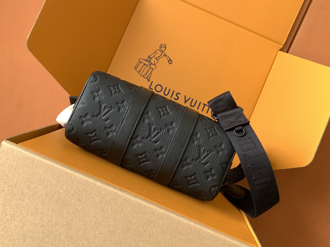 LOUIS VUITTON keepall 25 品牌老花压纹可调节肩带 斜挎包 单肩包 手提包 黑色 M20900