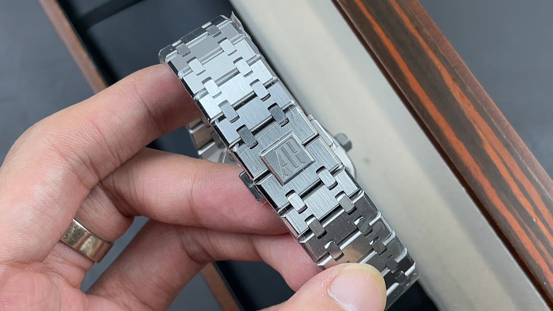 APS AUDEMARS PIGUET爱彼 皇家橡树 自动机械机芯 50米 防水 男表 瑞表  精钢表带 AP1550 黑盘