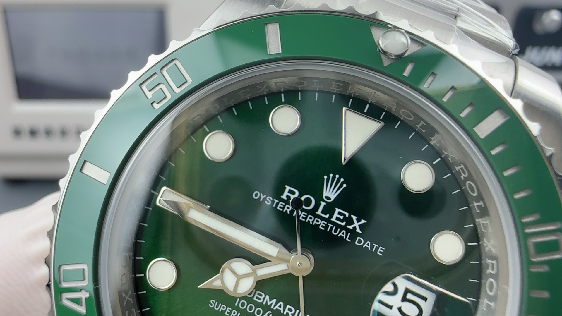 VS ROLEX  勞力士  自動機械機芯300米防水 男表瑞表40mm 蚝式鋼表殼 蚝式鋼表帶 绿水鬼 全绿盘