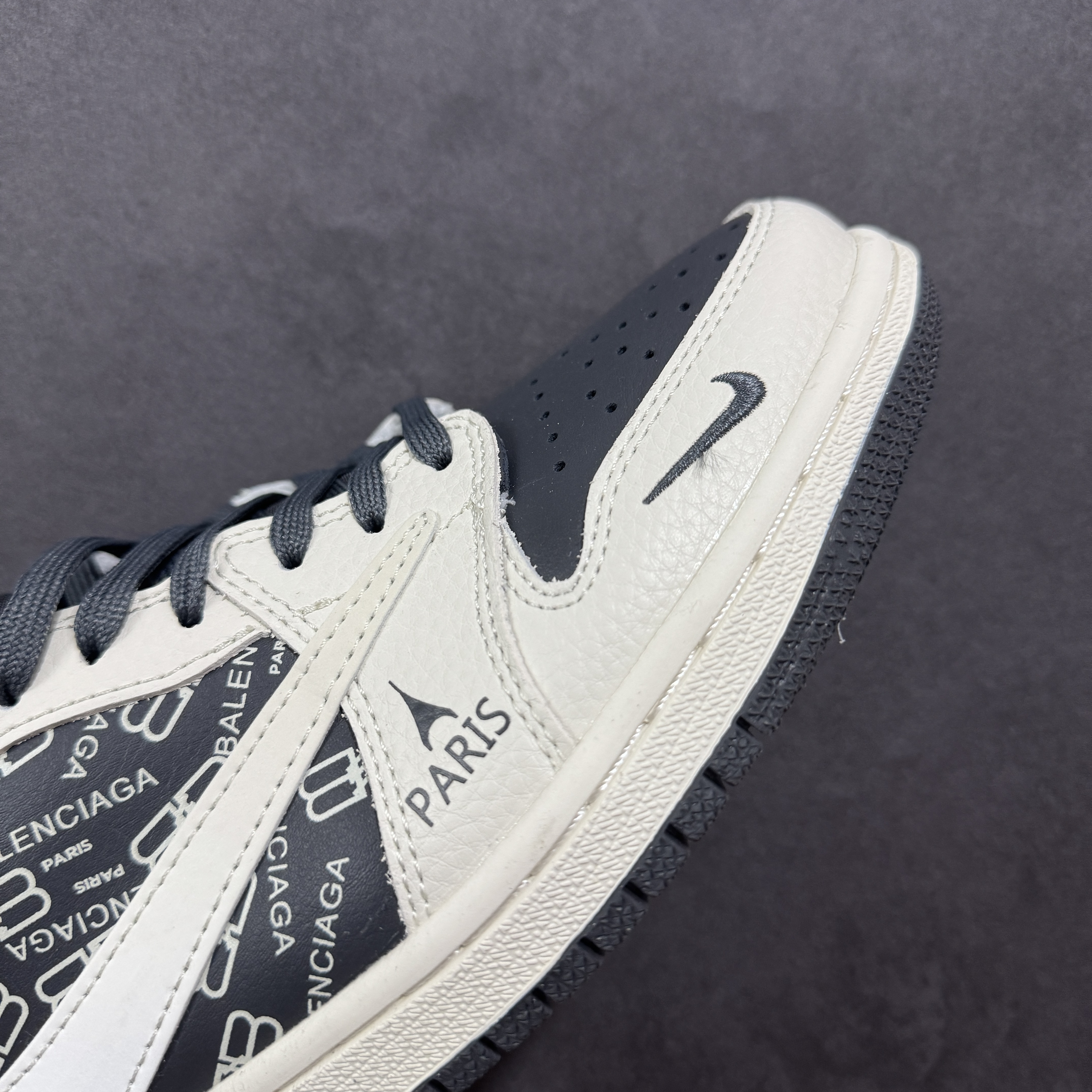 定制 Travis Scott x Air Jordan 1 Low   AJ1 巴黎世家 低筒  低筒 倒钩 板鞋 篮球鞋 女鞋 男鞋 波鞋 黑白