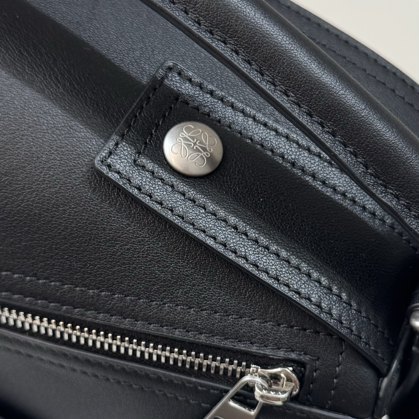  Loewe 罗意威 Puzzle Biker 微标 小牛皮 单肩斜挎手提包 小号 L0银色五金黑色A510S21XC7-1100