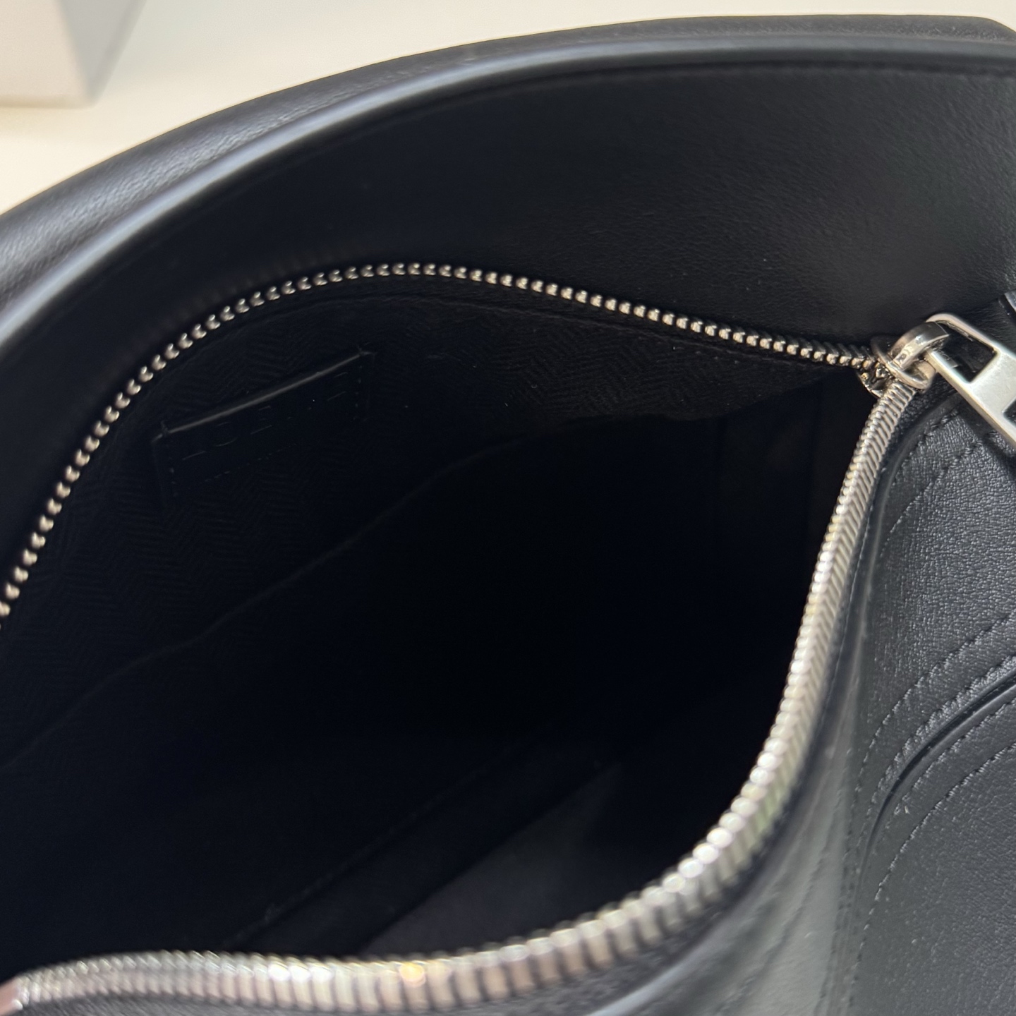  Loewe 罗意威 Puzzle Biker 微标 小牛皮 单肩斜挎手提包 小号 L0银色五金黑色A510S21XC7-1100