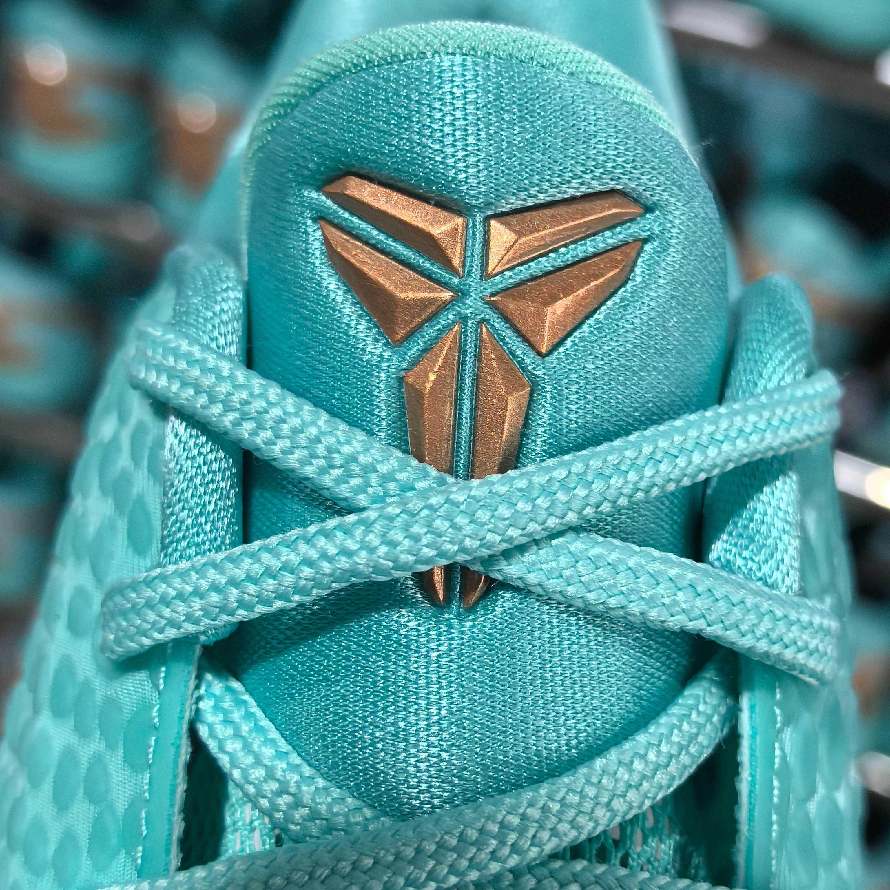 STAR-S级 Kobe6  前掌Zoom Turbo 气垫 后掌EVA缓震 低筒 球鞋 籃球鞋 實戰鞋 真碳板 男鞋 波鞋 自由女神 IO5774-300