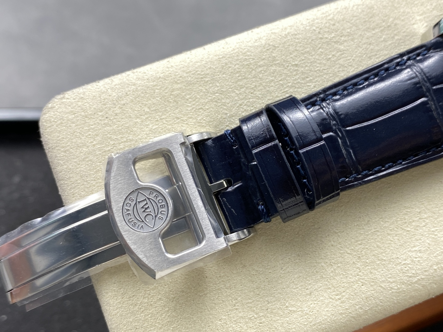  APS IWC 万国 葡萄牙系列 自动机械机芯 50米防水 银色表盘 24款 42.4 14.1 IW501702 