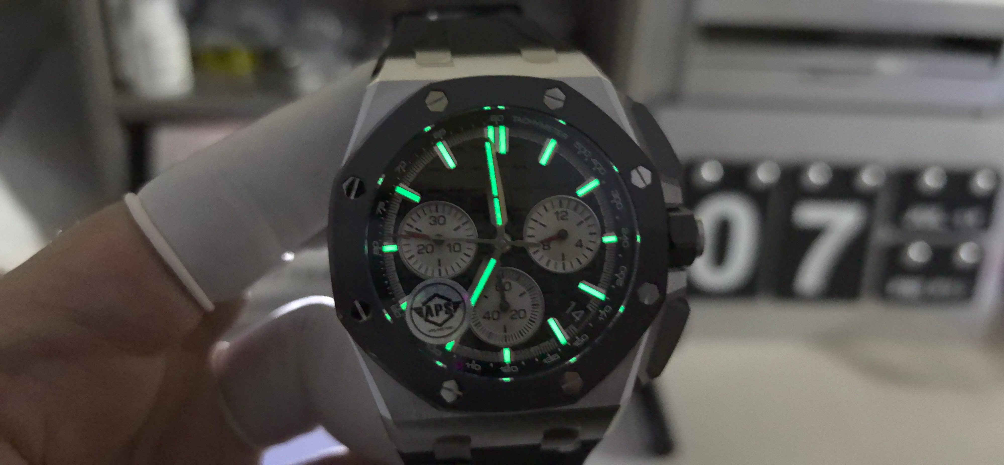 APS AUDEMARS PIGUET AP 爱彼 皇家橡树离岸型 自动机械机芯  100米防水 男表 瑞表  精钢表带 三眼计时 黑色 黑陶钢 26420SO OO A002CA 01