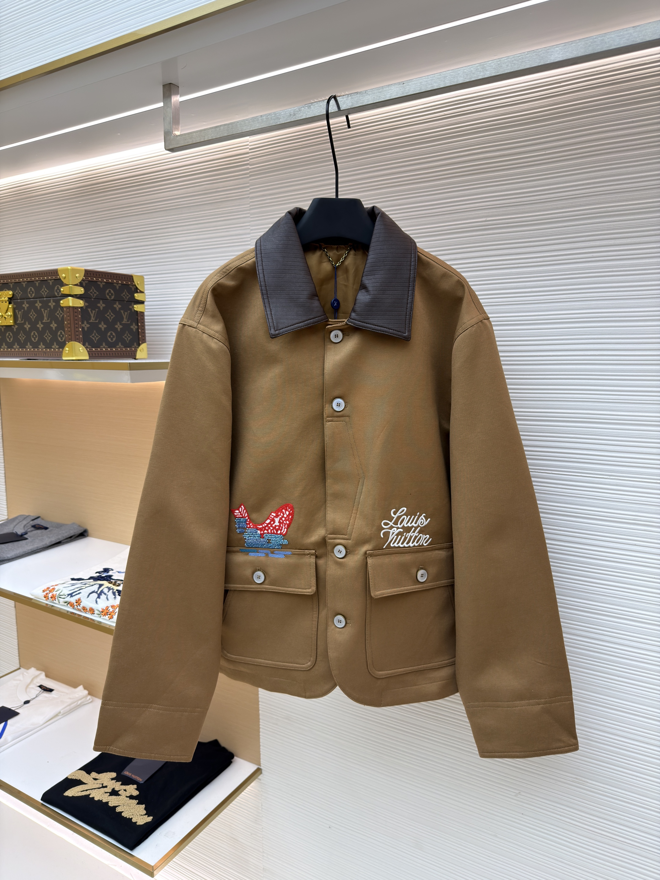 LOUIS VUITTON LV NIGO 路易威登   锦鲤 提花翻领夹克  长袖 外套 棕色C0 1AIMQN