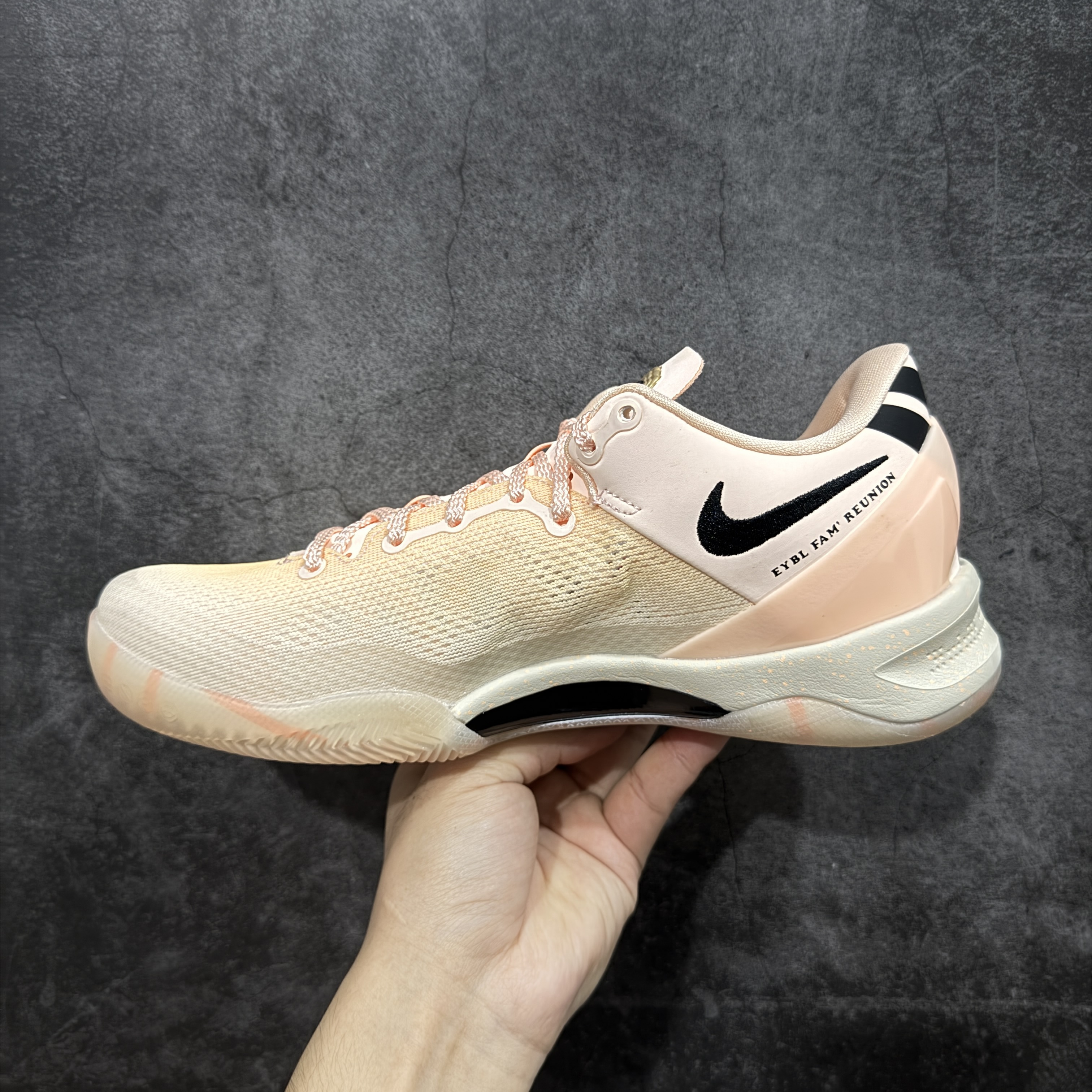 灭世 KOBE 8 Protro Academy P EYBL 科比8 低筒 全掌LUNARLON 鞋墊 籃球鞋 實戰鞋 球鞋 男鞋 波鞋 渐变 粉黑色 HQ3138-800