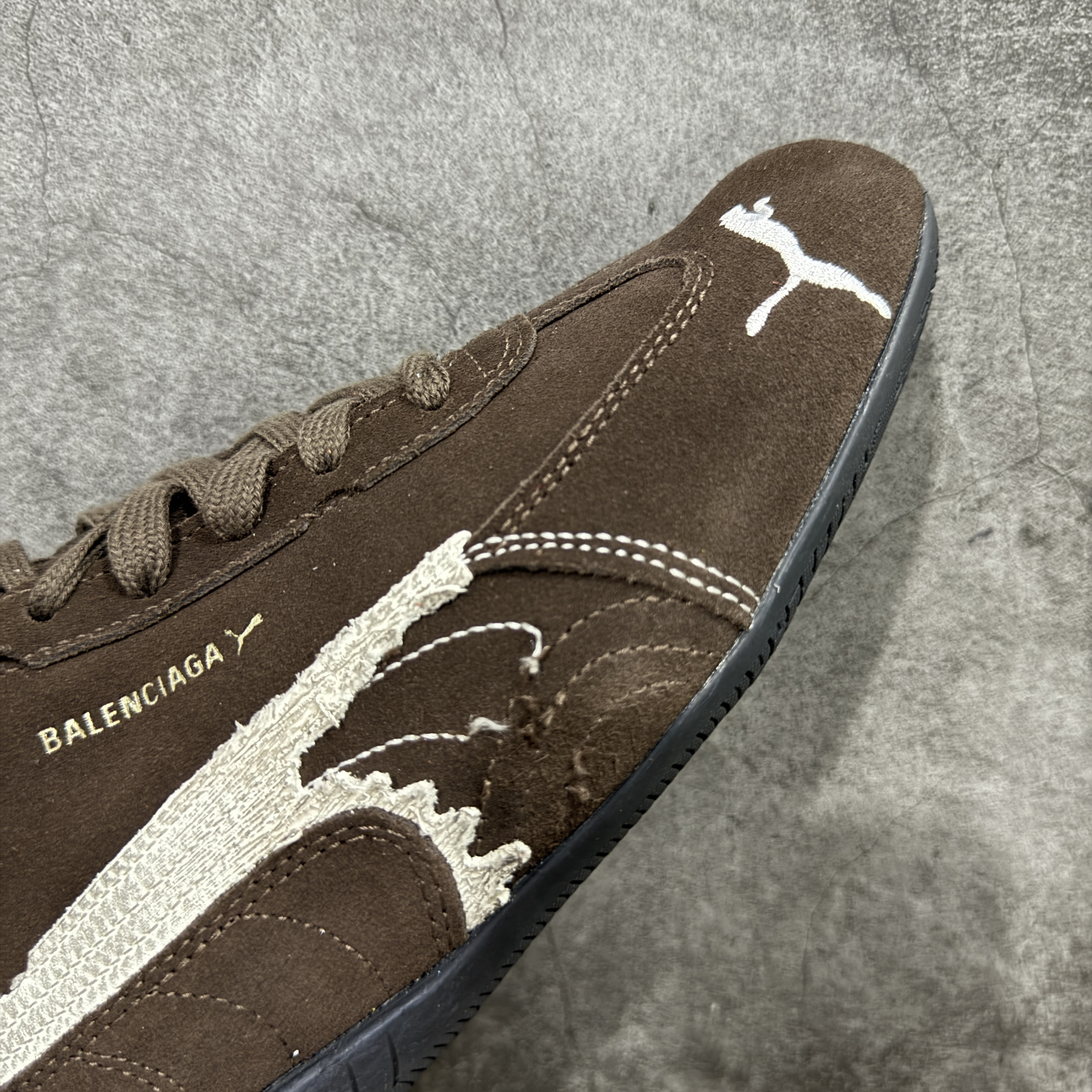 Balenciaga The Open Product x Puma Speedcat  巴黎世家 低筒 做旧 系带 二层绒面皮防滑耐磨 低筒 舒适时尚 赛车 跑步鞋 休闲鞋 波鞋 棕色 406519 05