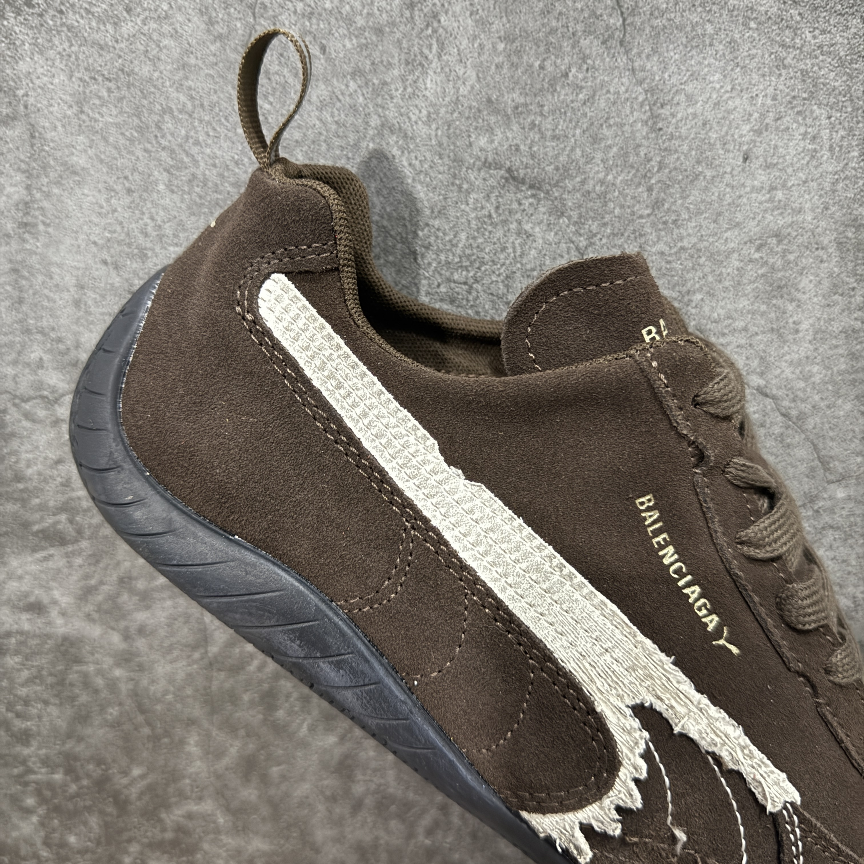 Balenciaga The Open Product x Puma Speedcat  巴黎世家 低筒 做旧 系带 二层绒面皮防滑耐磨 低筒 舒适时尚 赛车 跑步鞋 休闲鞋 波鞋 棕色 406519 05