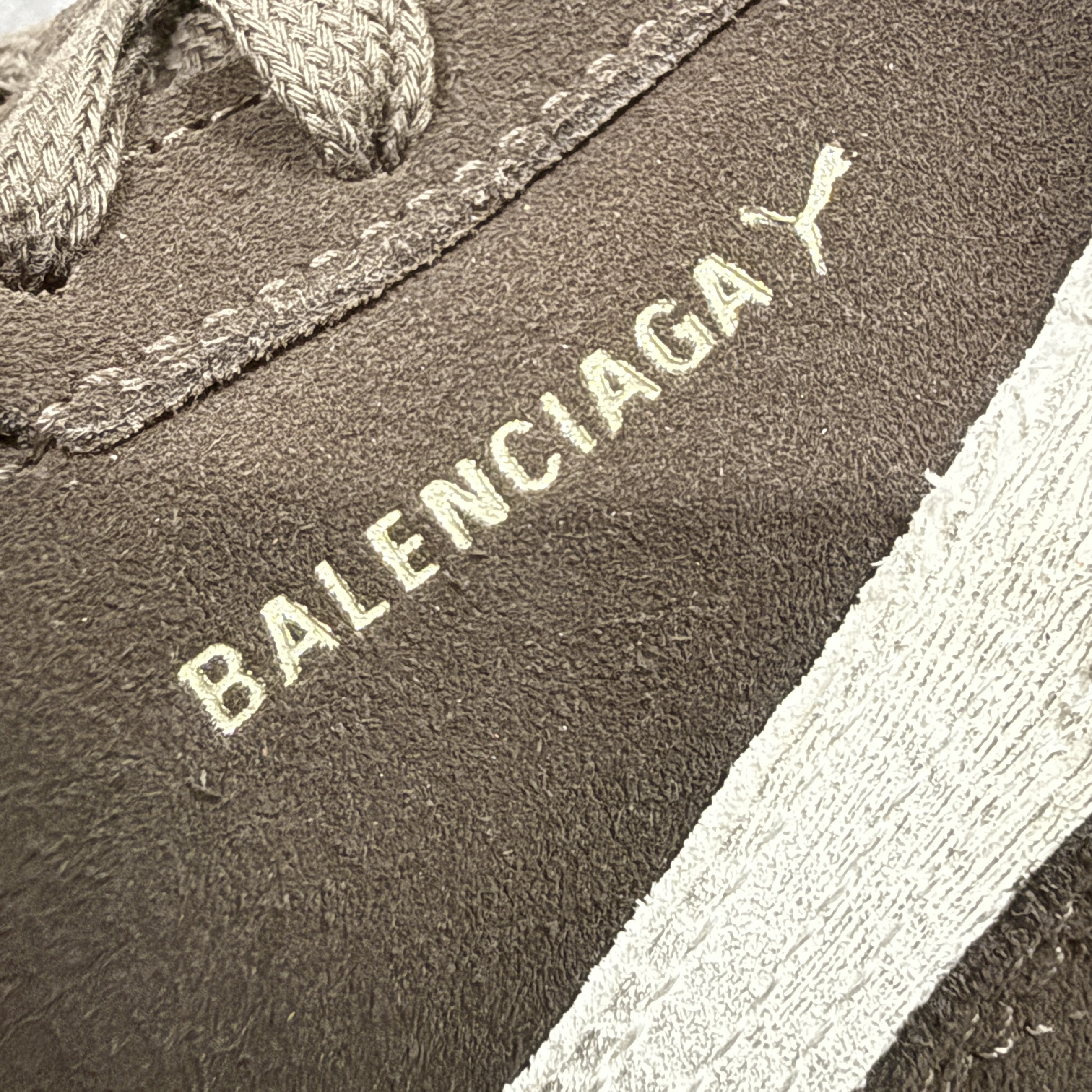 Balenciaga The Open Product x Puma Speedcat  巴黎世家 低筒 做旧 系带 二层绒面皮防滑耐磨 低筒 舒适时尚 赛车 跑步鞋 休闲鞋 波鞋 棕色 406519 05