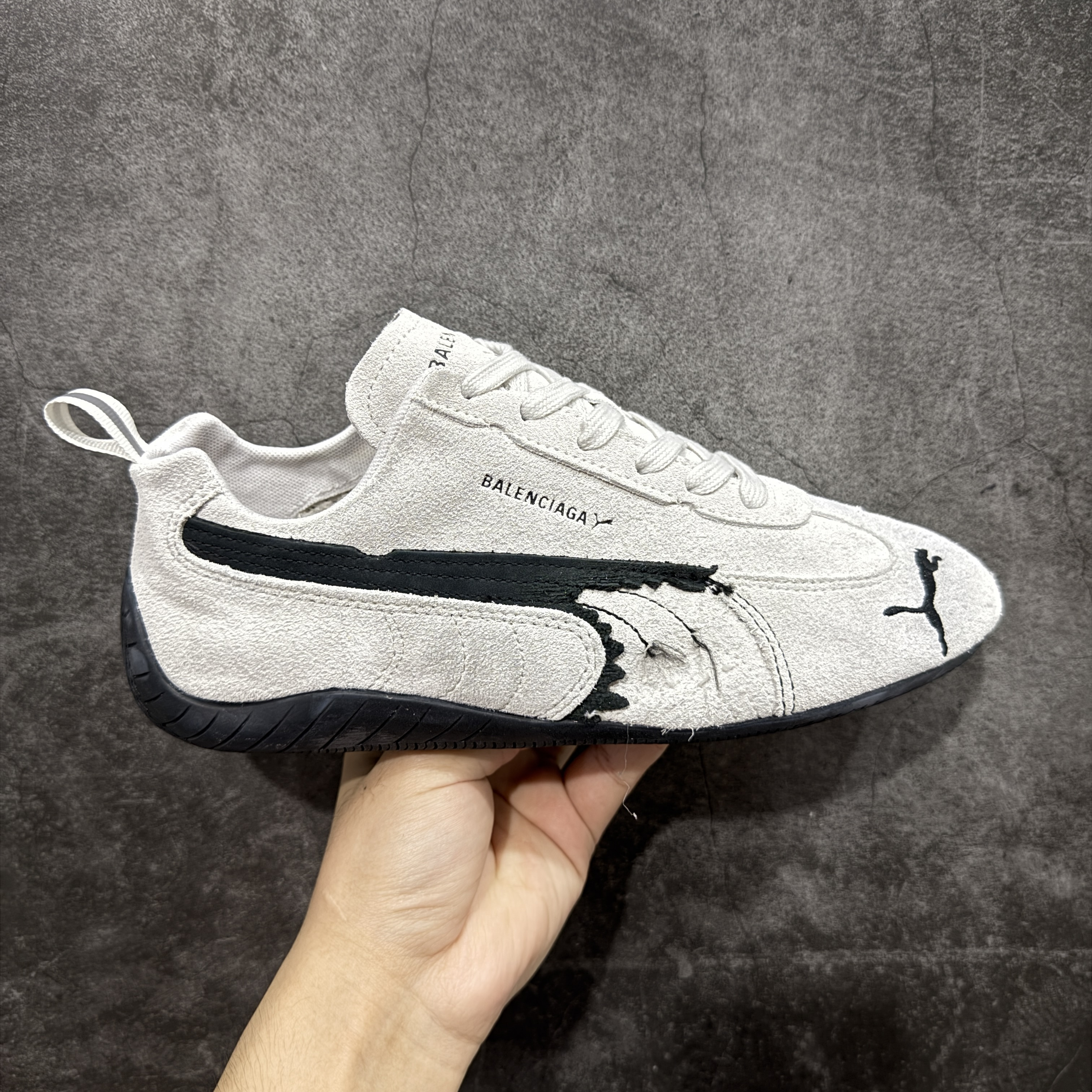 Balenciaga The Open Product x Puma Speedcat  巴黎世家 低筒 做旧 系带 二层绒面皮防滑耐磨 低筒 舒适时尚 赛车 跑步鞋 休闲鞋 波鞋 白色 406519 02